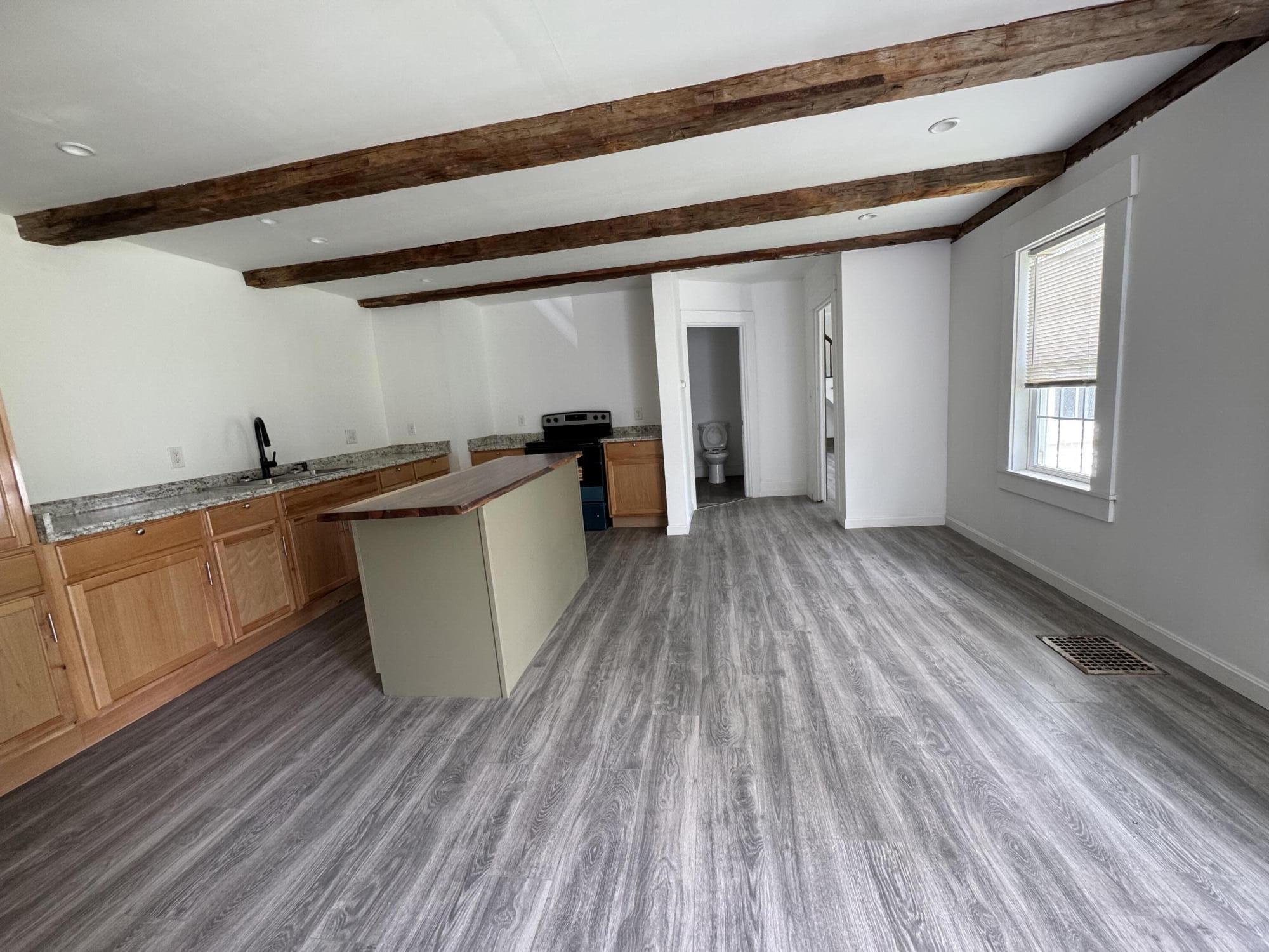 750 Oakland Road Property Photo 4