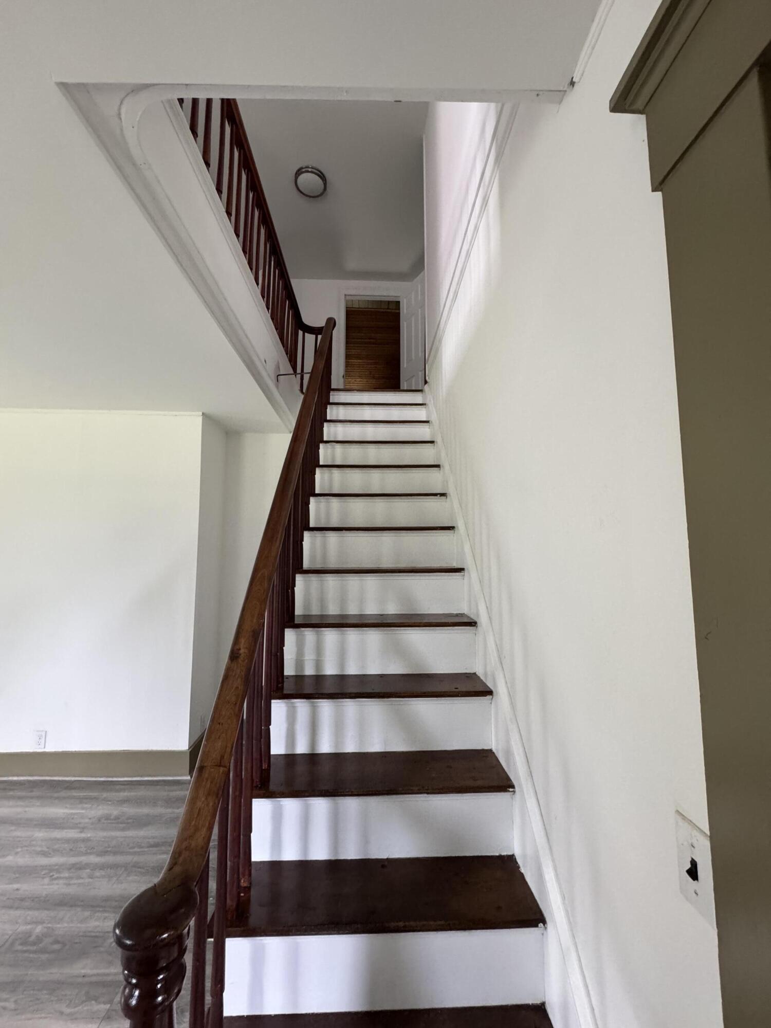 750 Oakland Road Property Photo 11