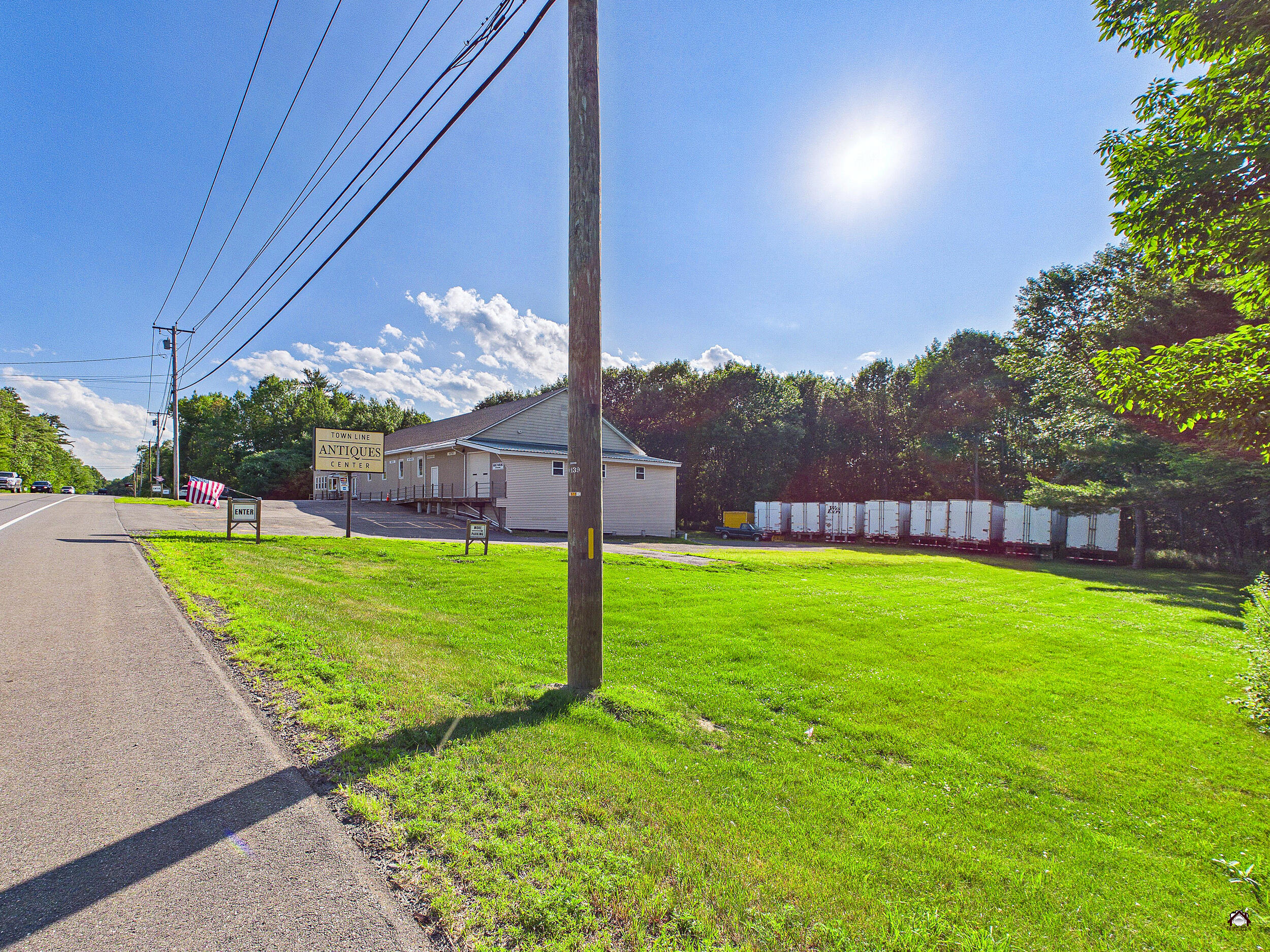 2880 Riverside Drive Property Photo 2