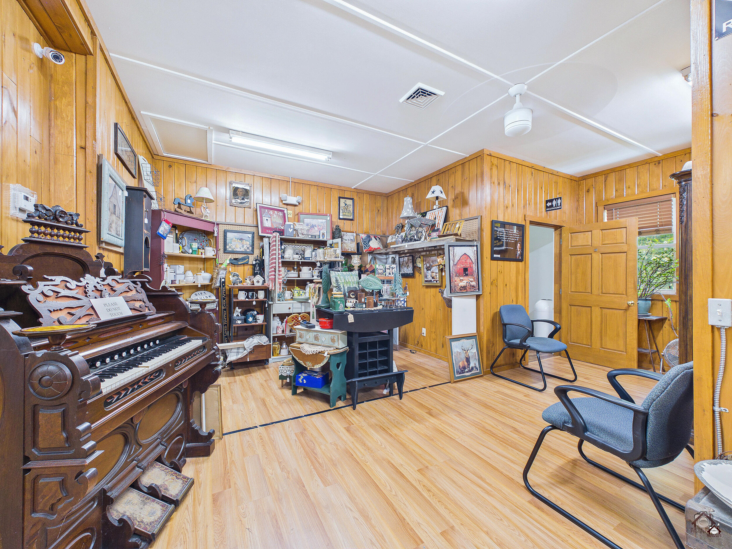 2880 Riverside Drive Property Photo 41