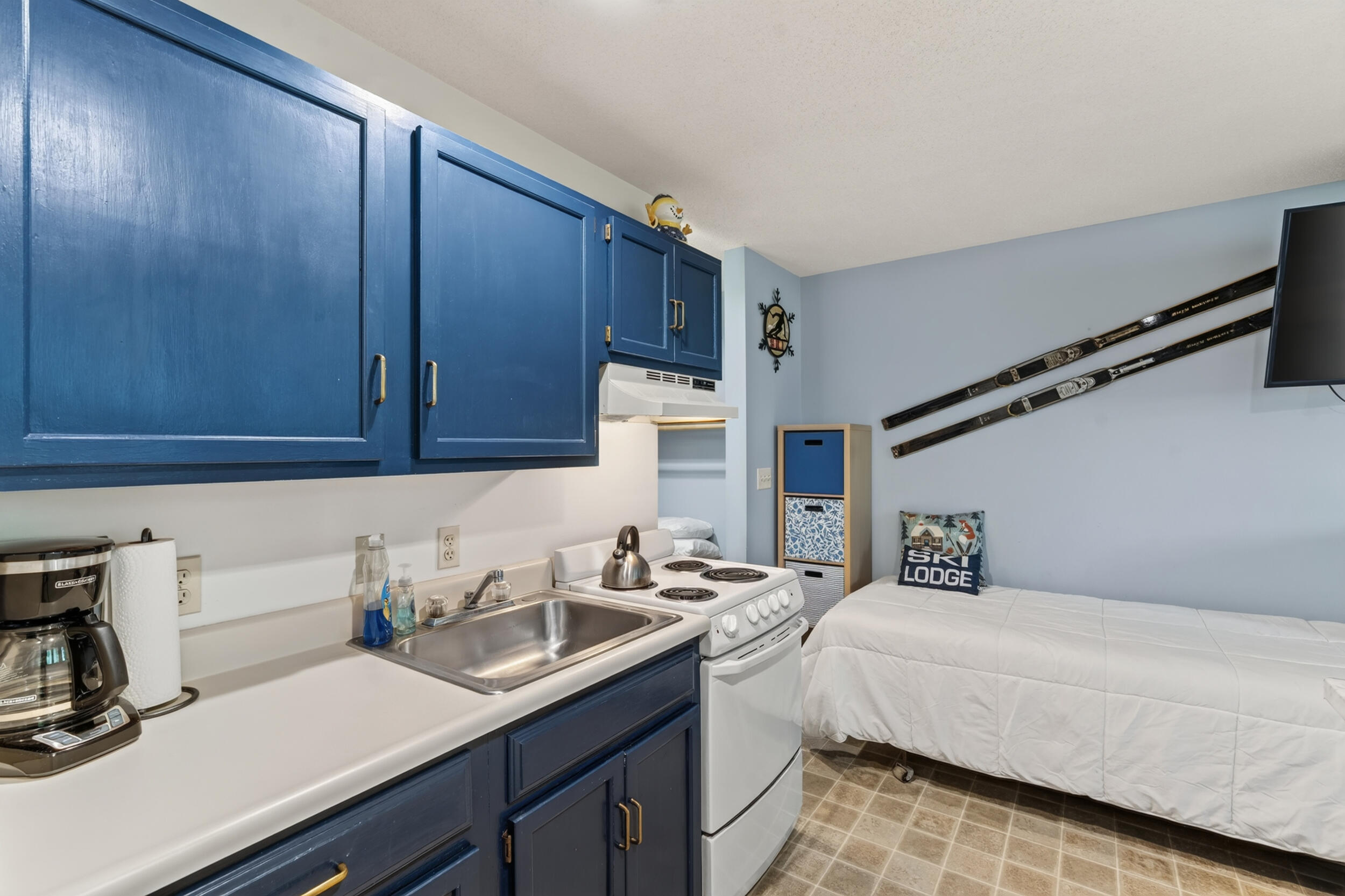 8 Cascades Drive B9 Property Photo 5