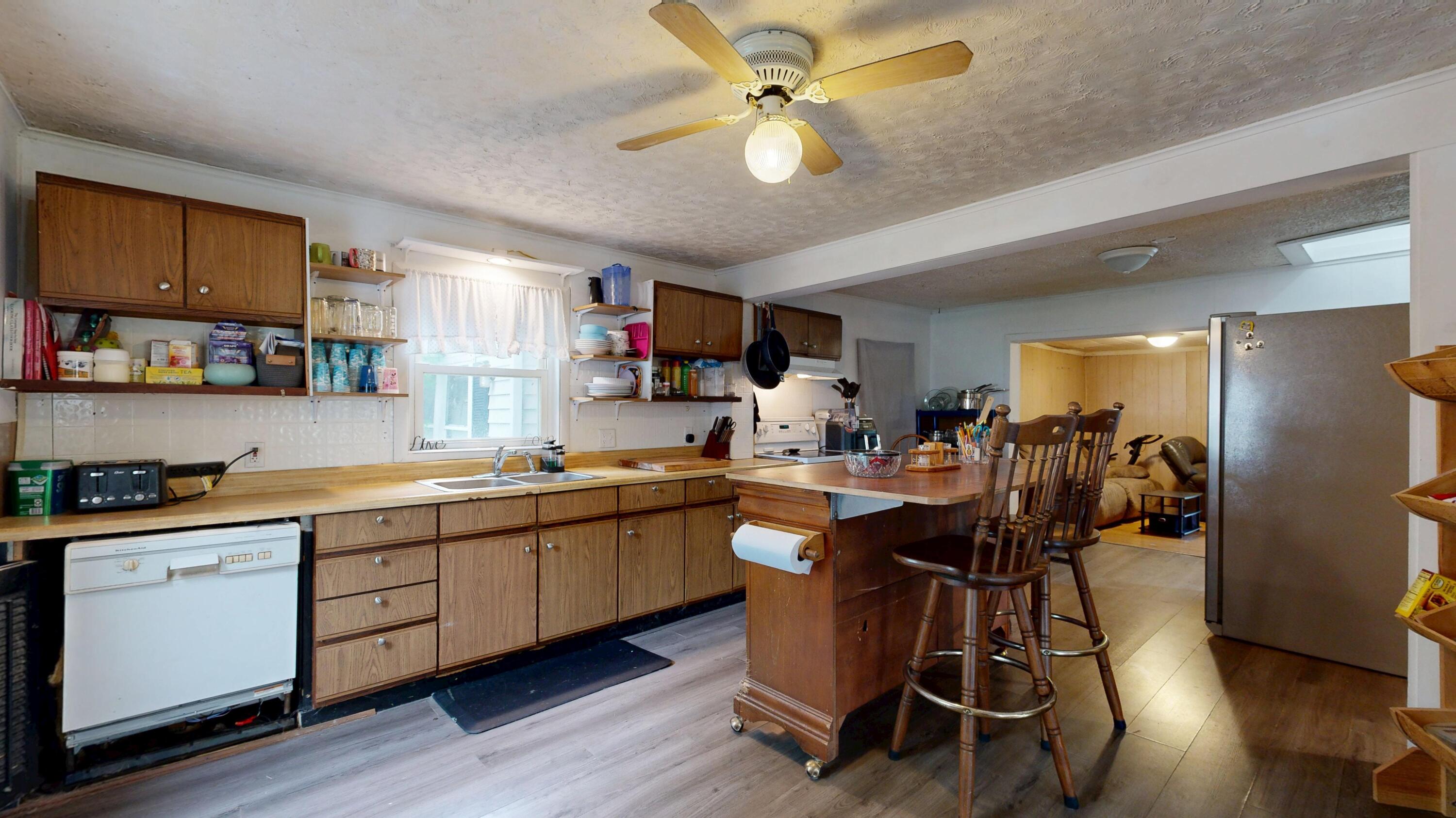176 Main Street Property Photo 5