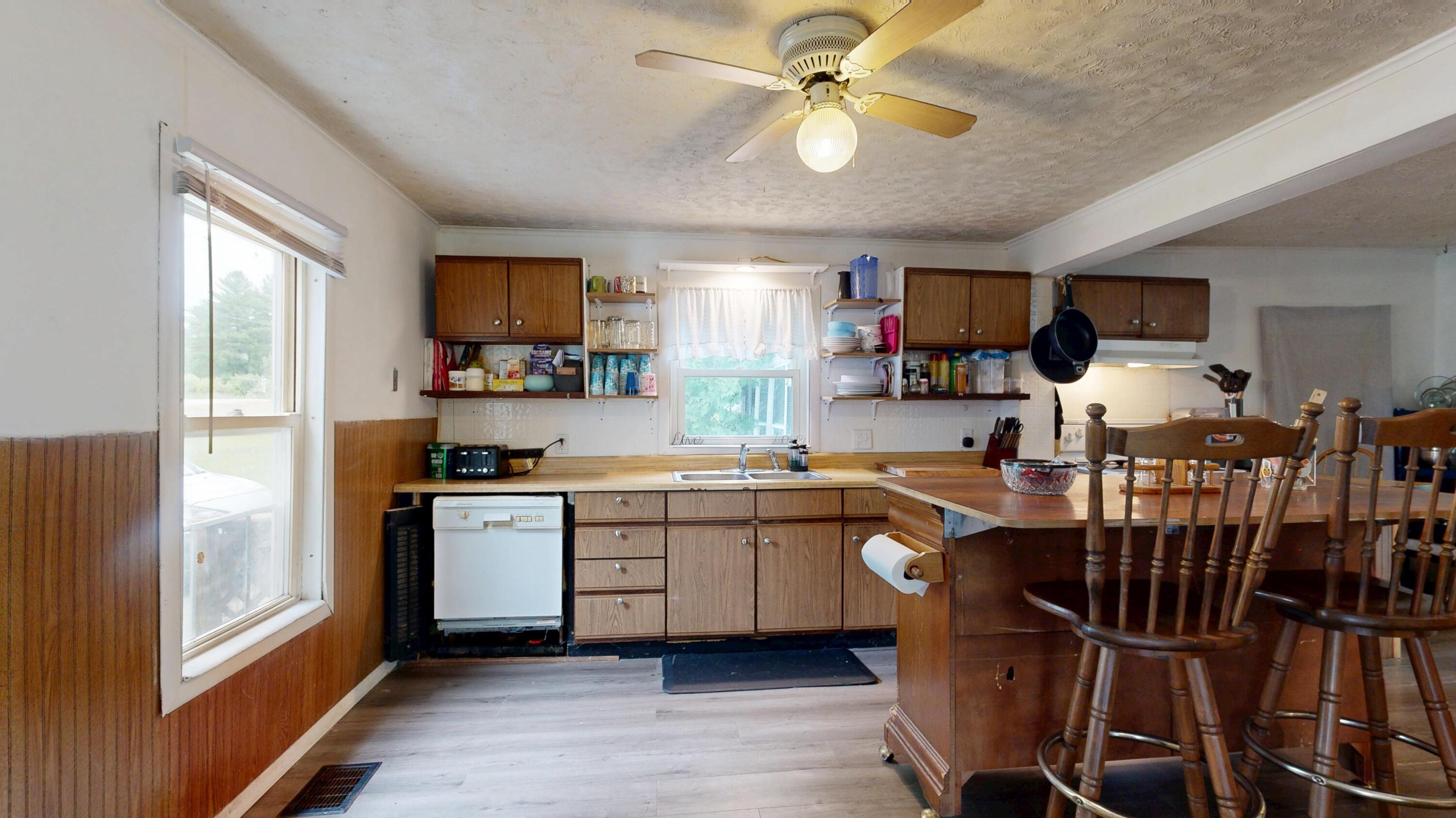 176 Main Street Property Photo 6