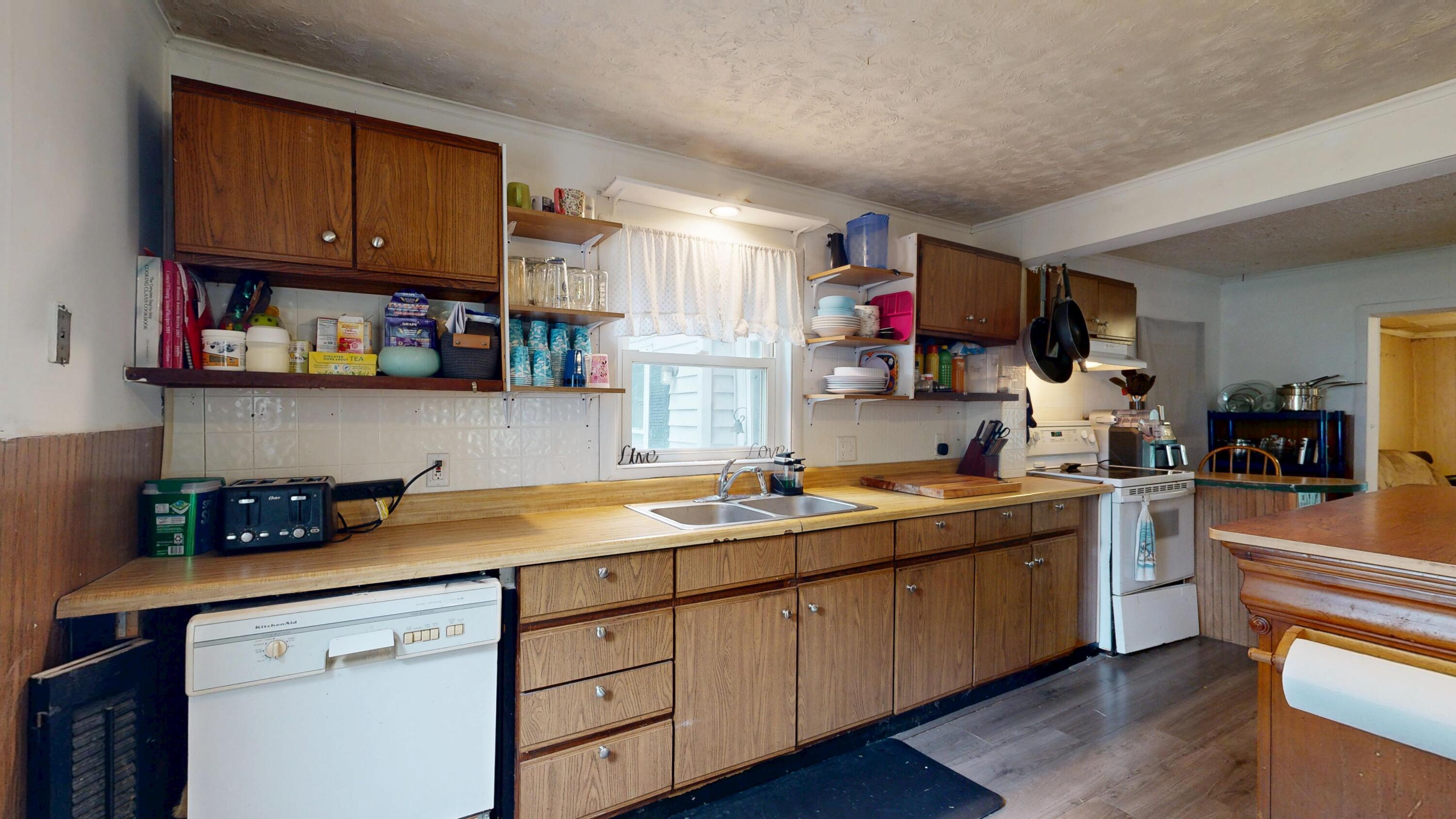 176 Main Street Property Photo 7