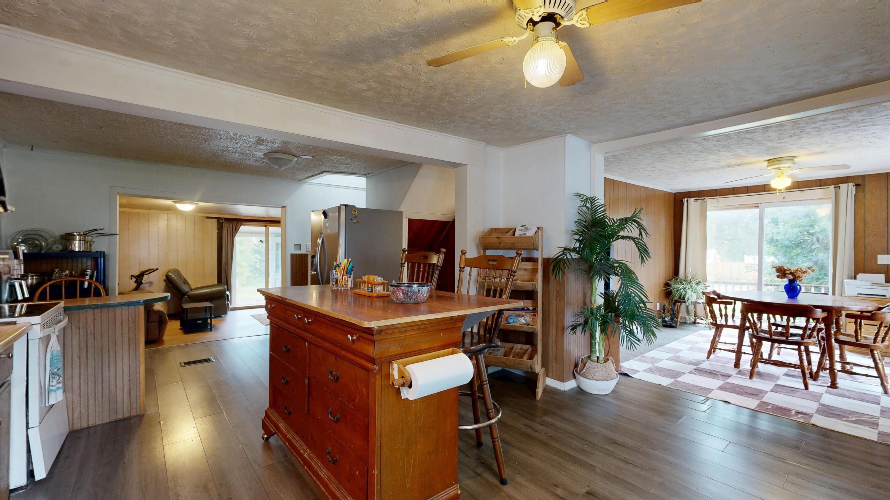176 Main Street Property Photo 8