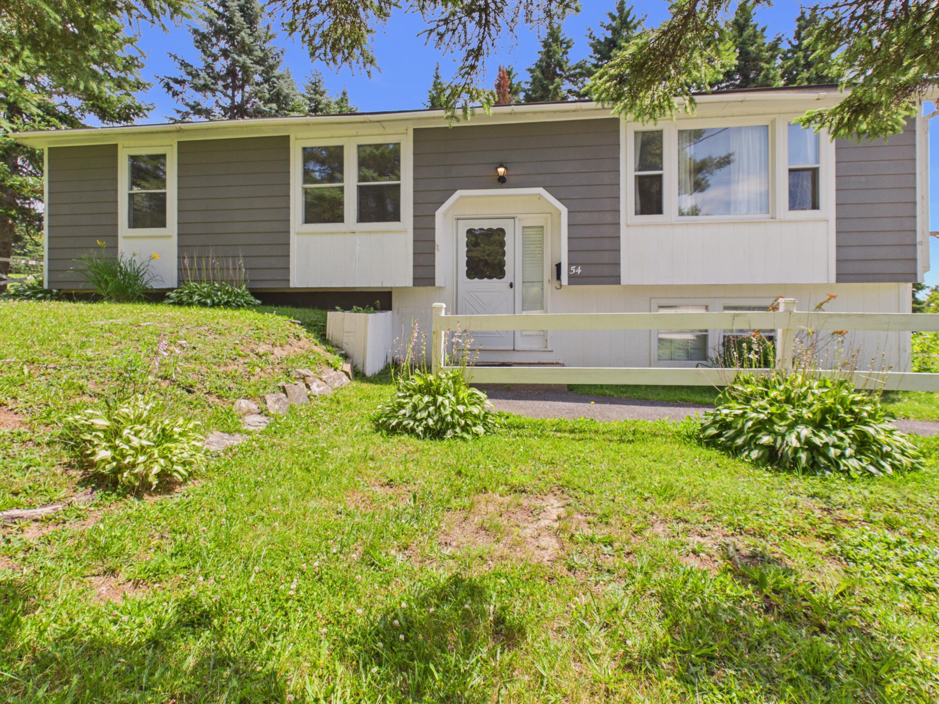54 Country Road Property Photo 6