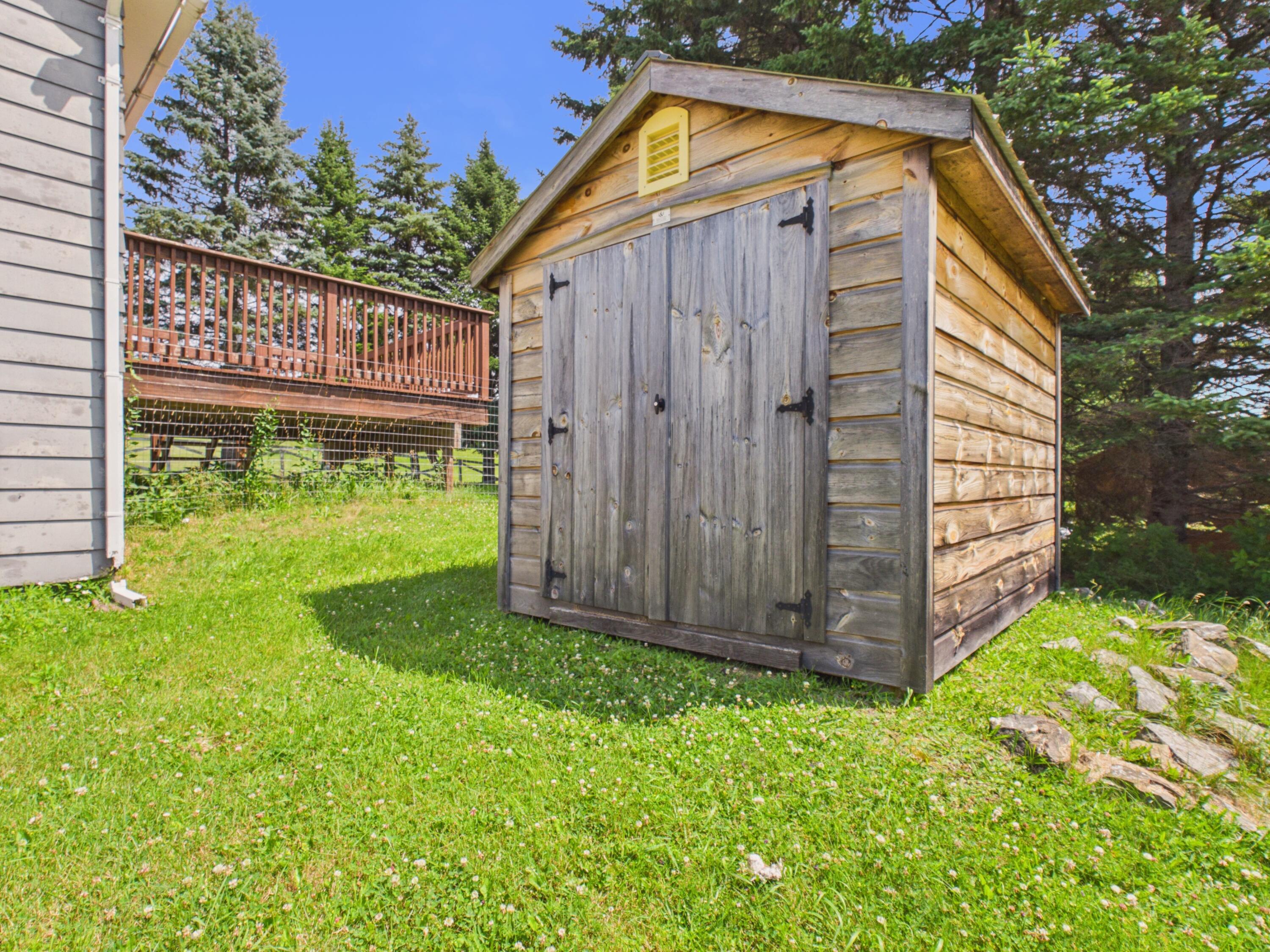 54 Country Road Property Photo 9