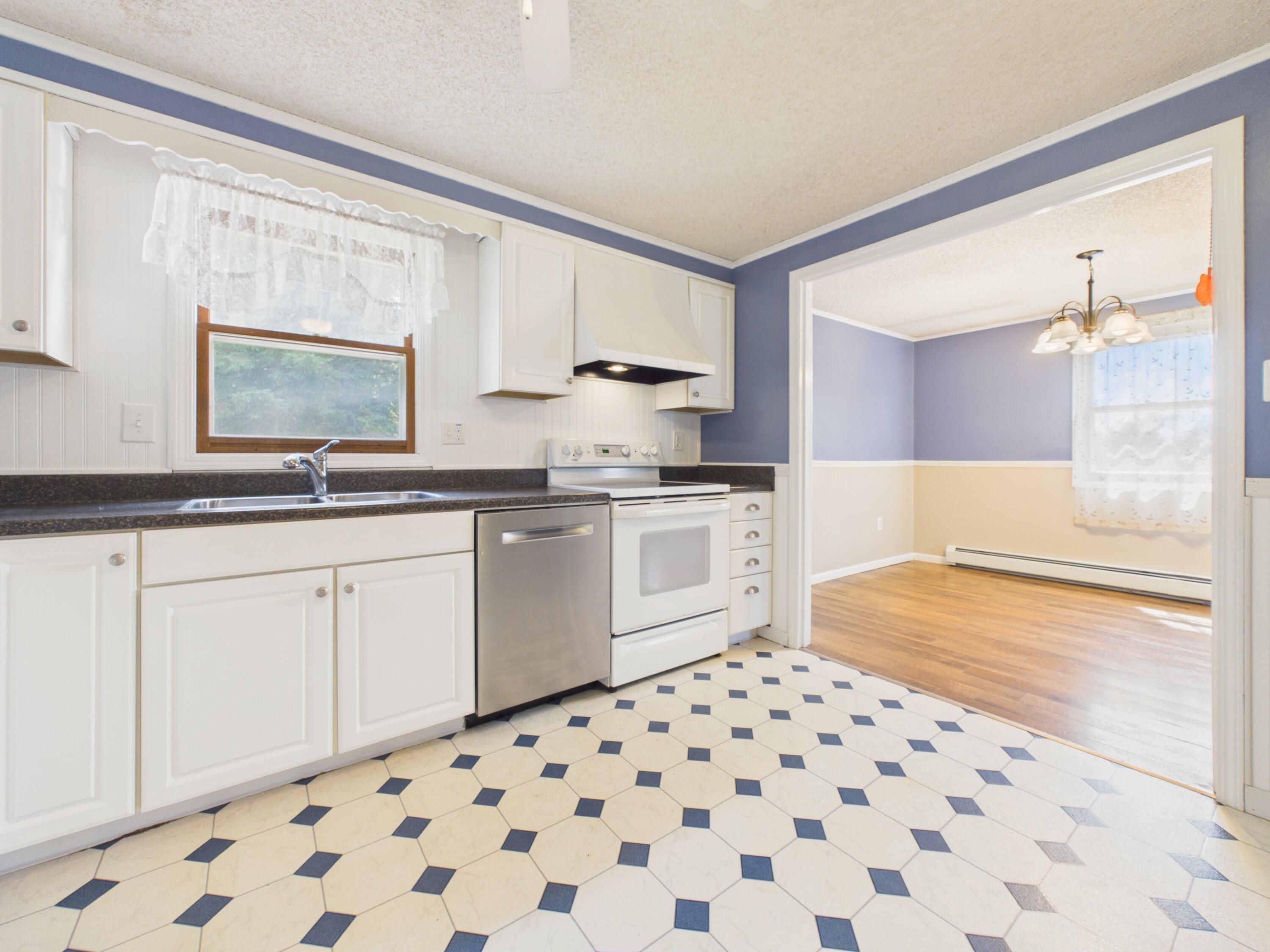 54 Country Road Property Photo 12