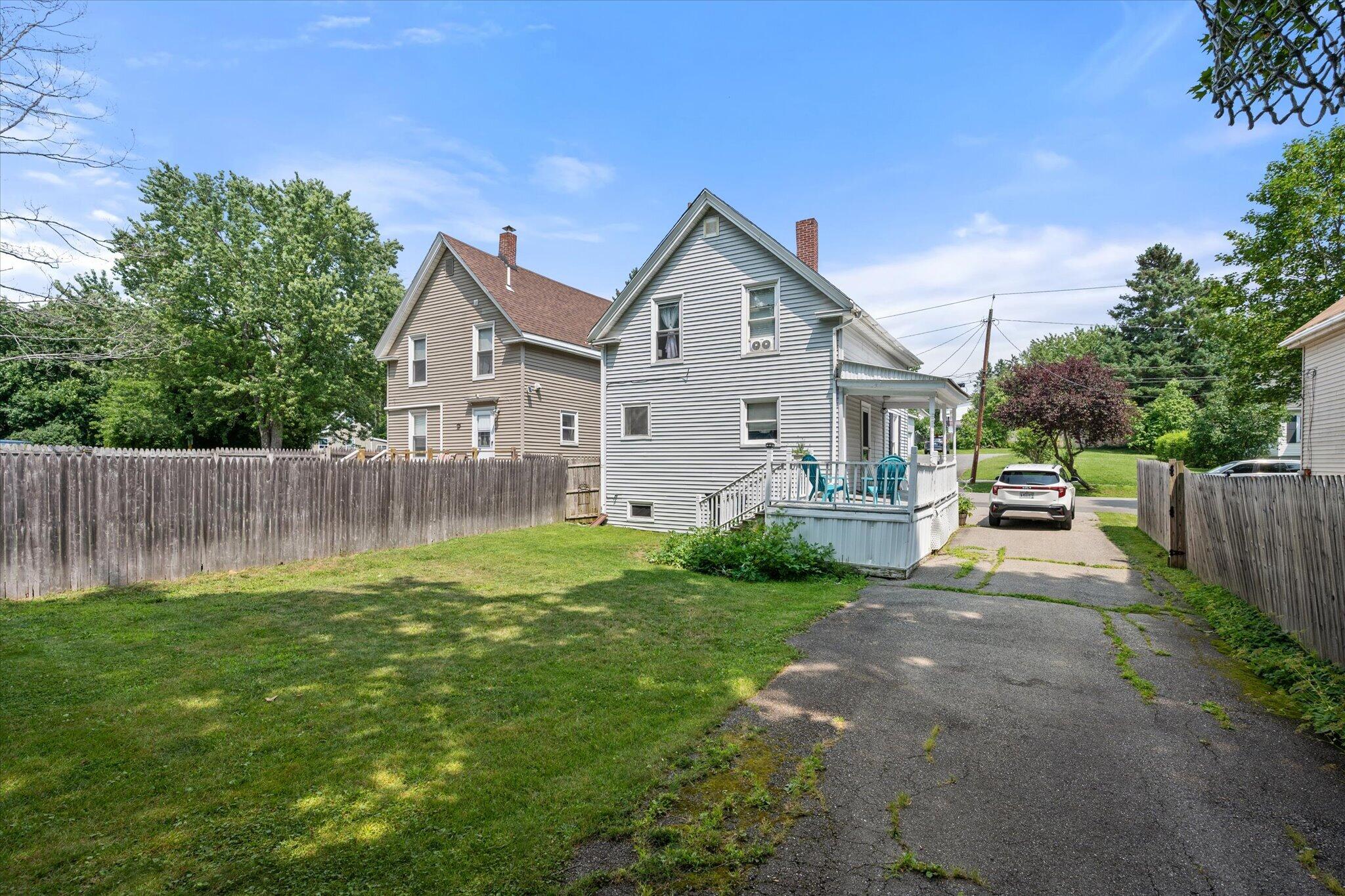 340 Grove Street Property Photo 4