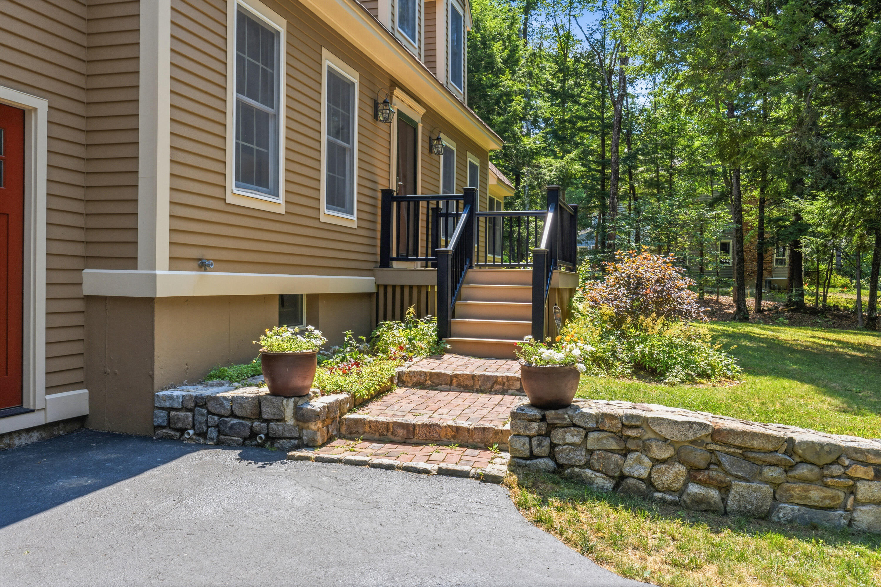 66 Rolling Hill Drive Property Photo 18