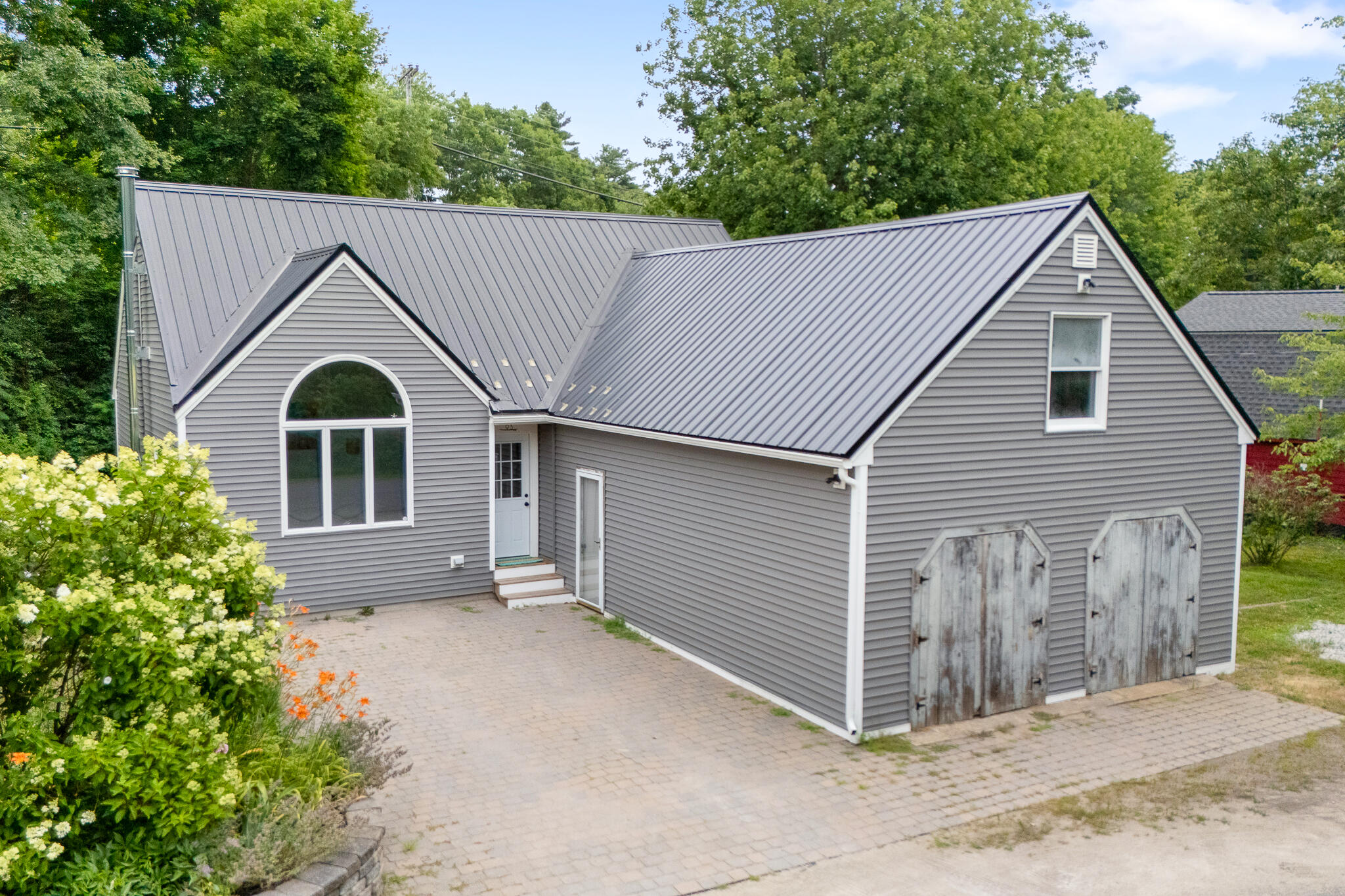 93 Crossing Road Property Photo 1