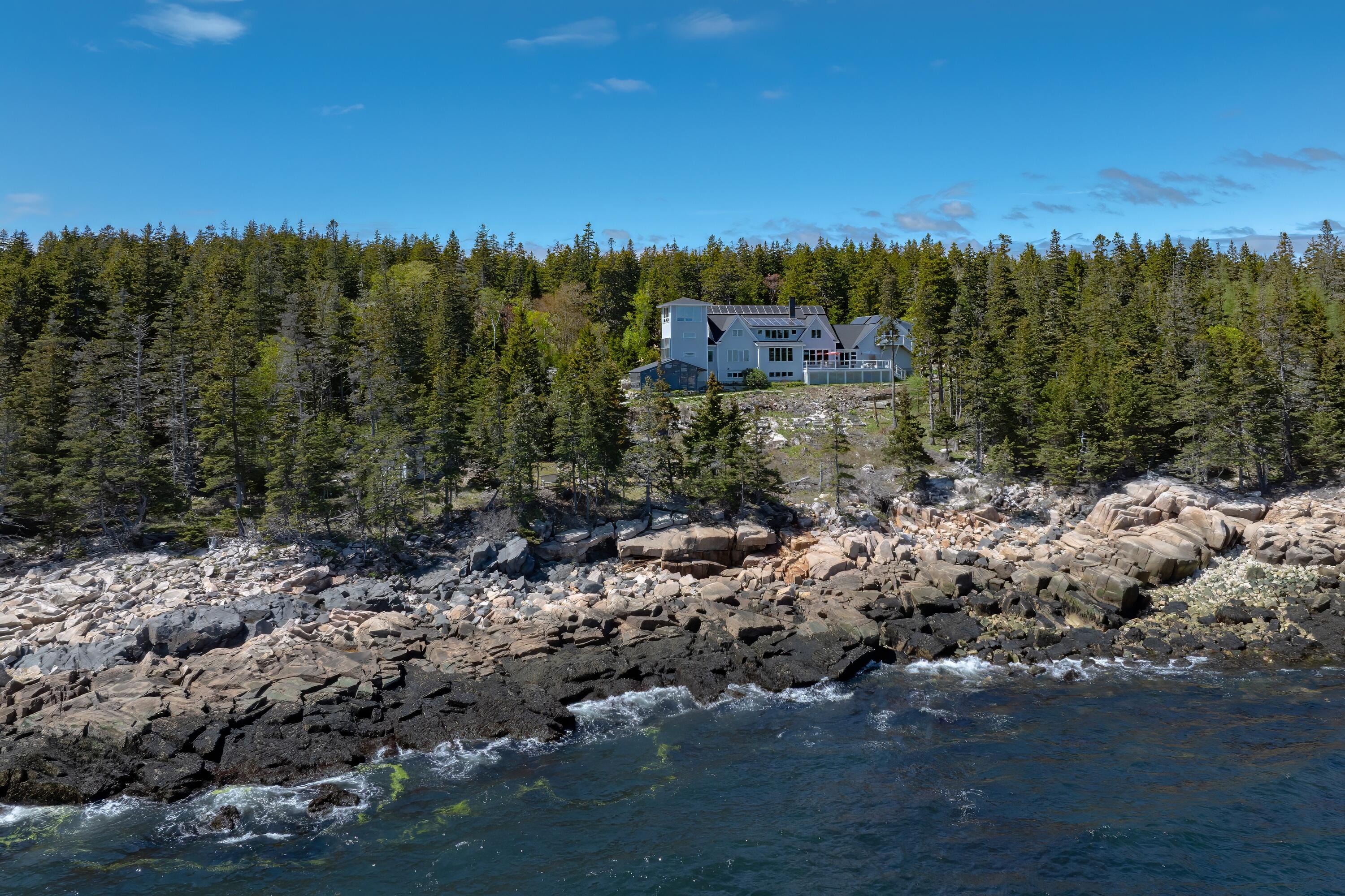 360 Red Point Road Property Photo 1