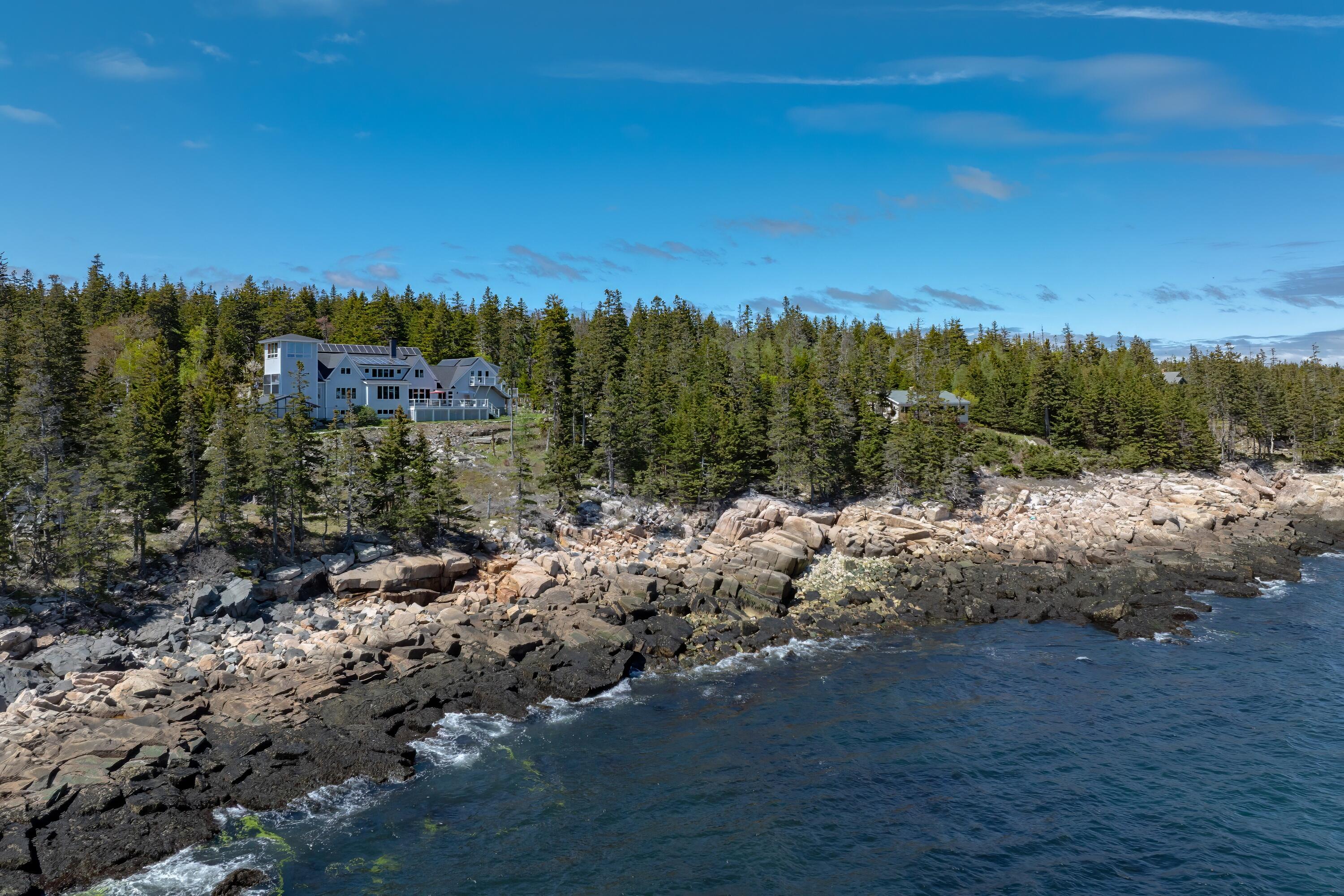 360 Red Point Road Property Photo 3