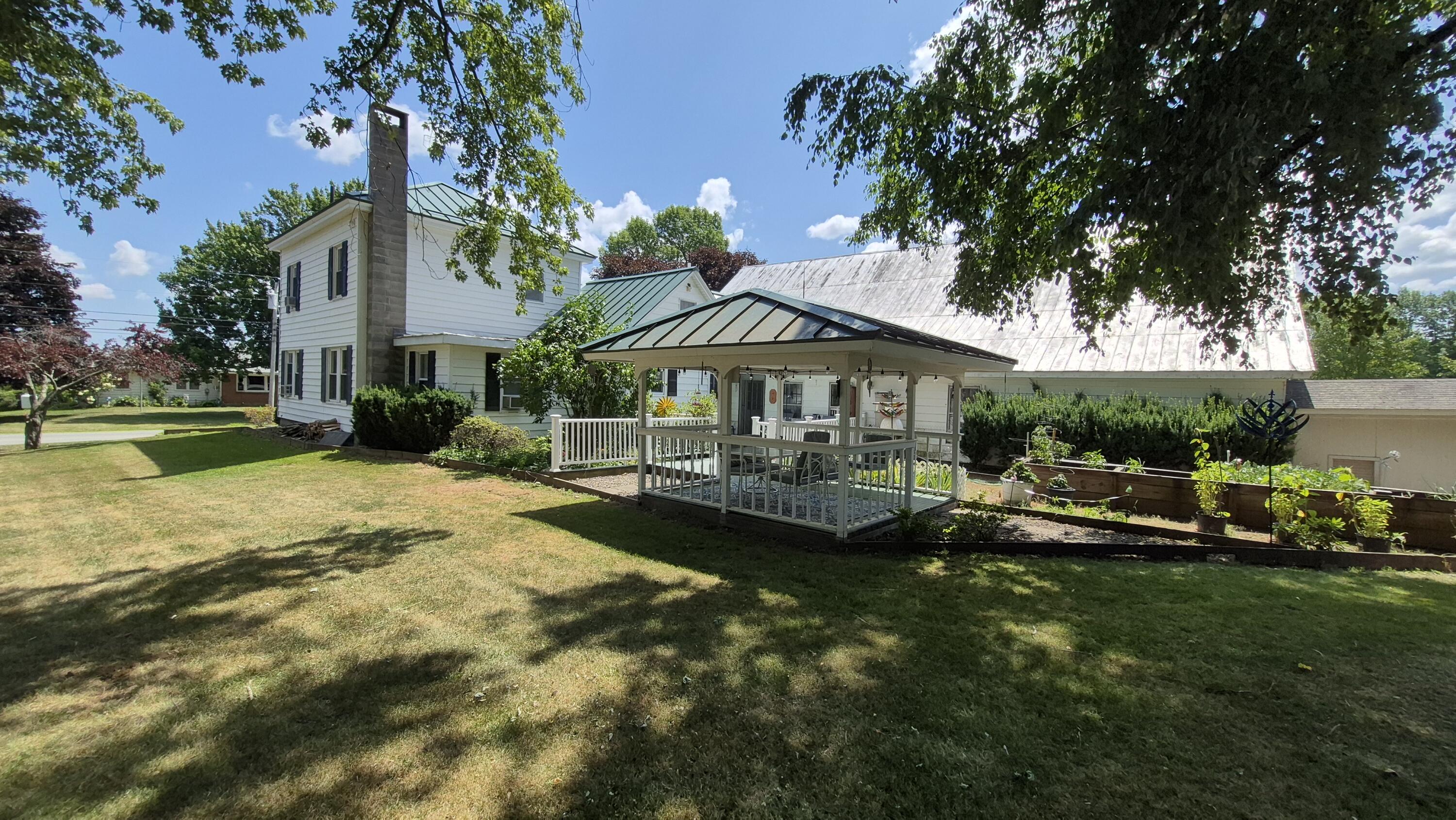 31 Hussey Road Property Photo 6