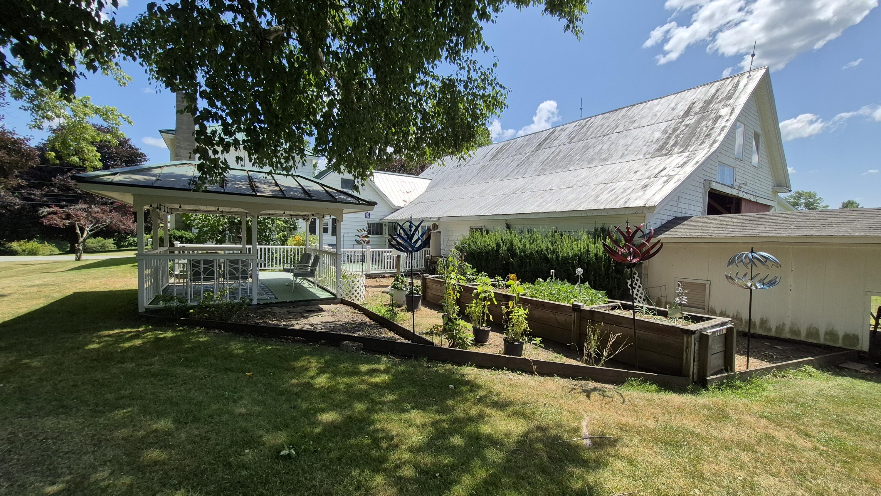 31 Hussey Road Property Photo 7