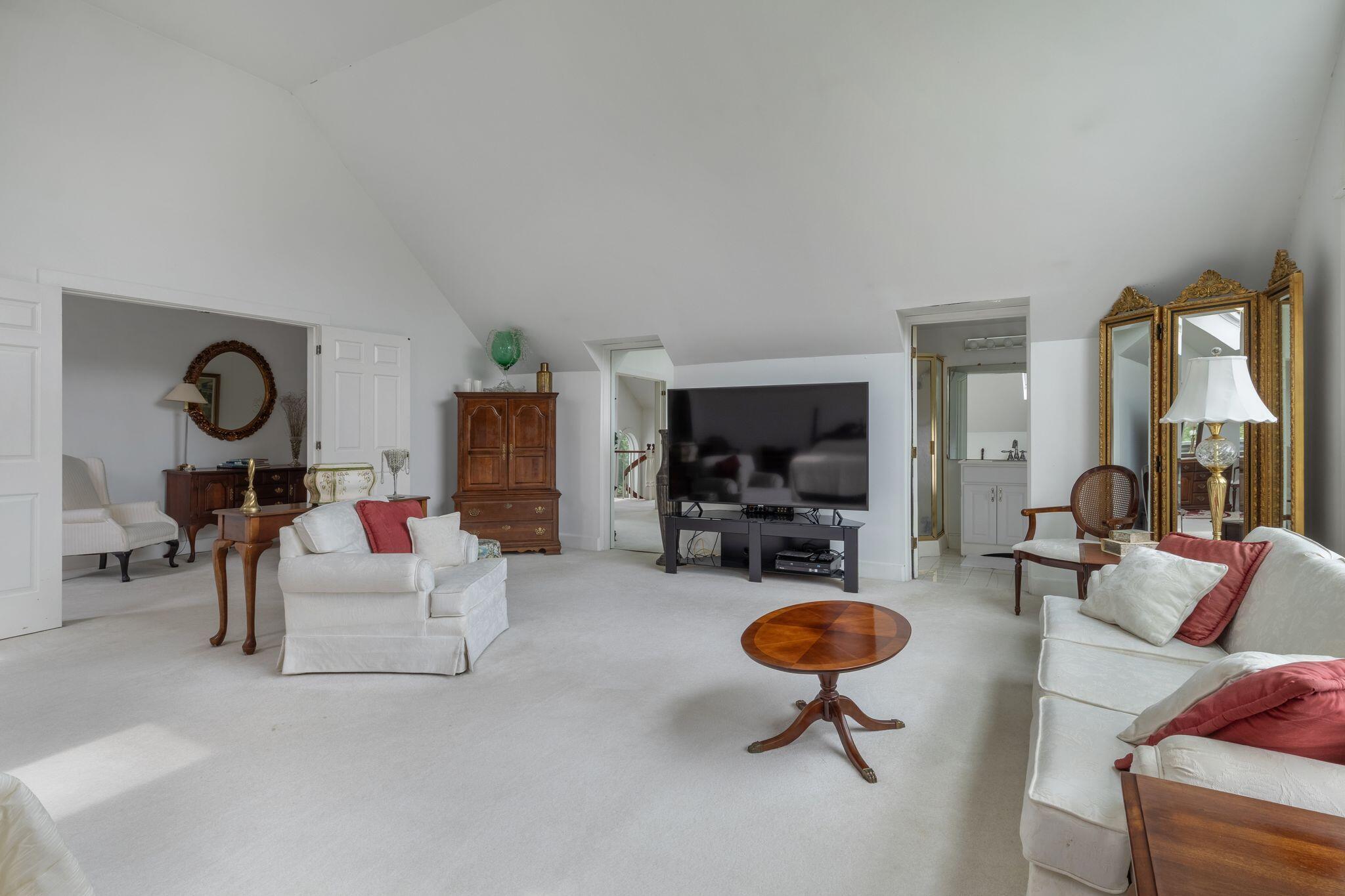 404 Ocean Street Property Photo 8