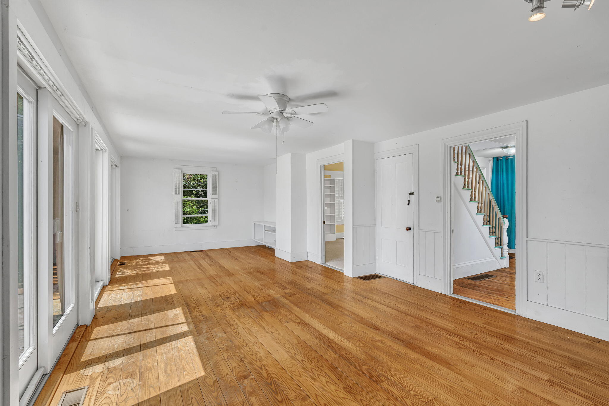 6 Snowhill Lane Property Photo 12
