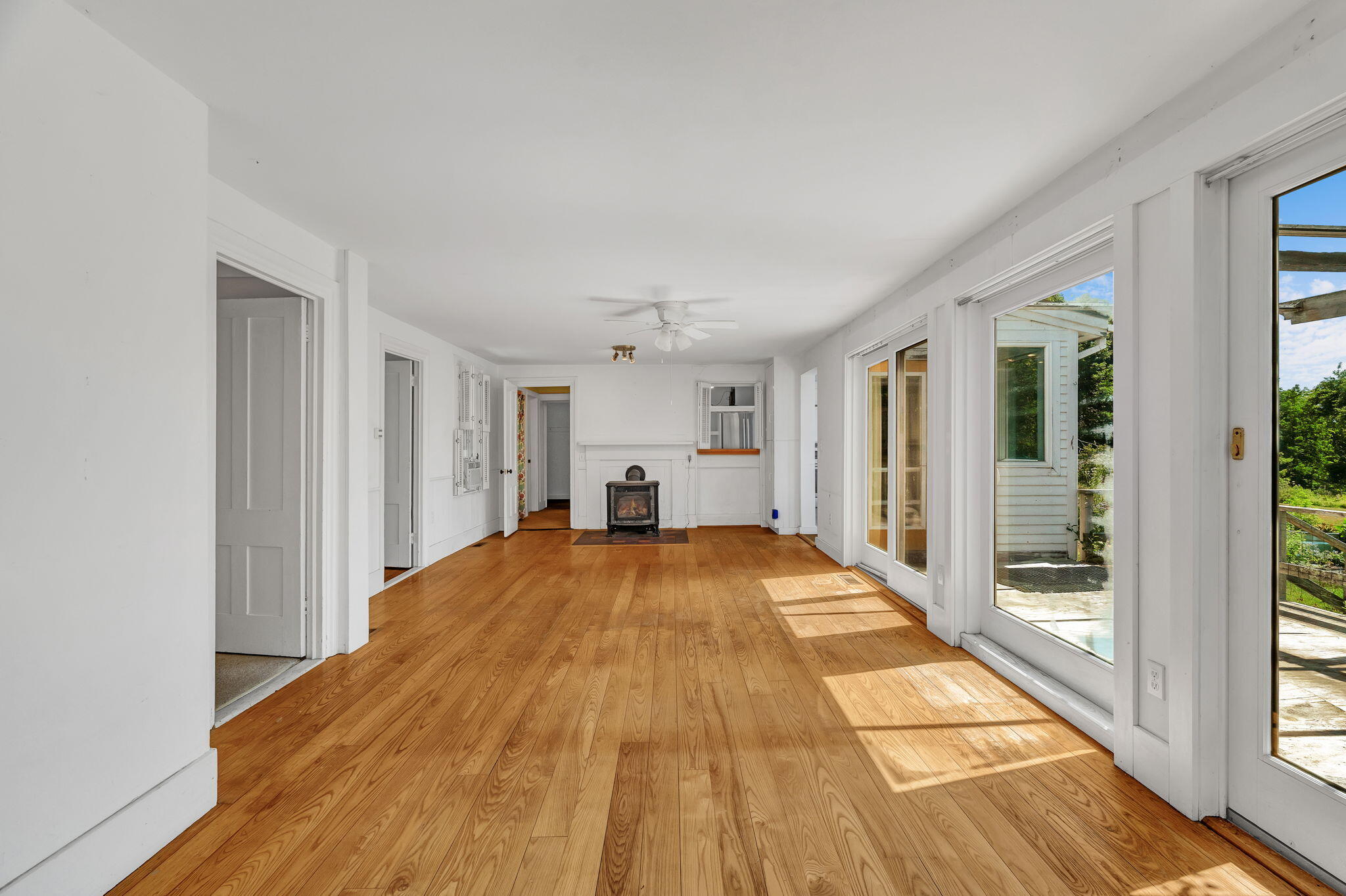 6 Snowhill Lane Property Photo 13