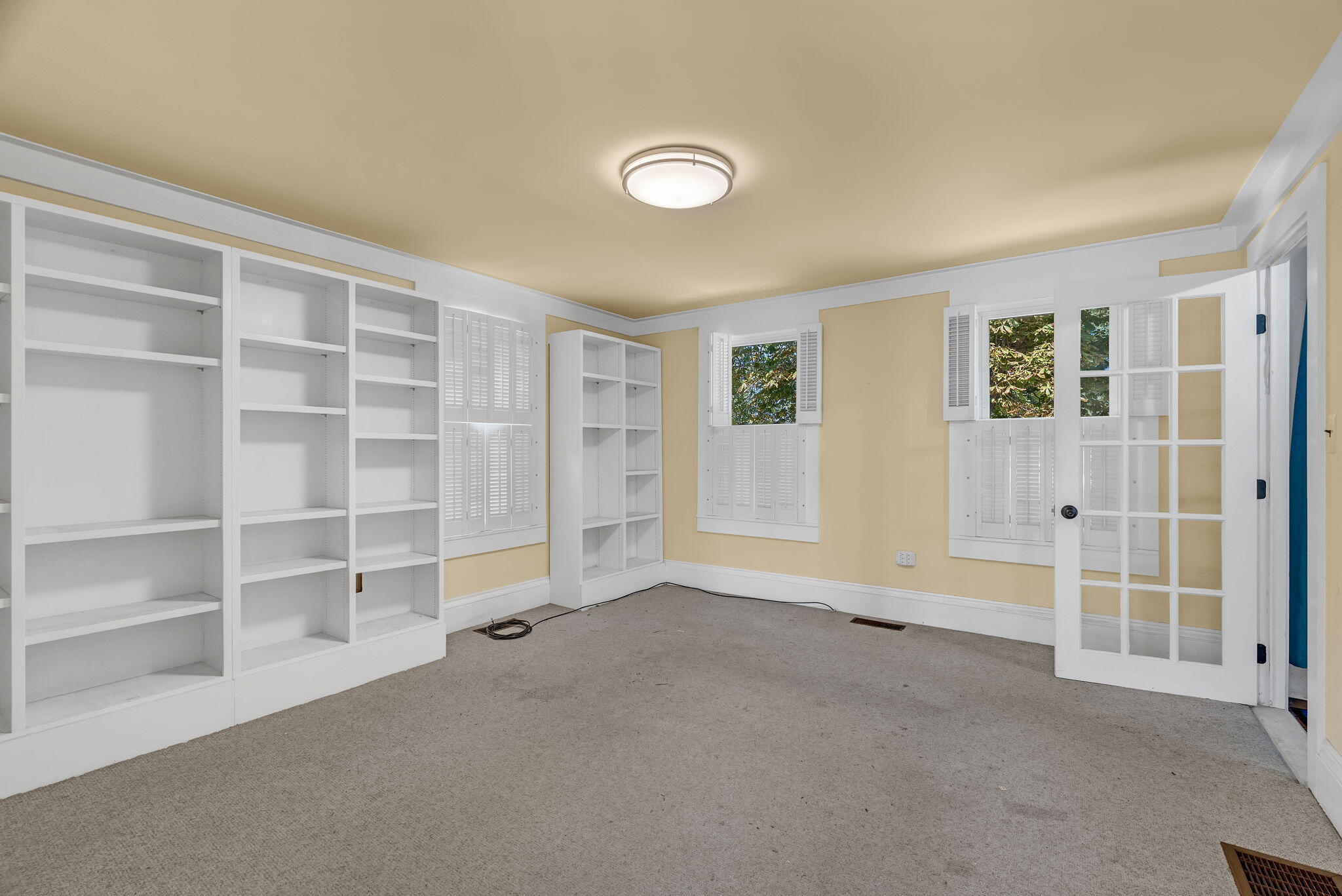 6 Snowhill Lane Property Photo 15