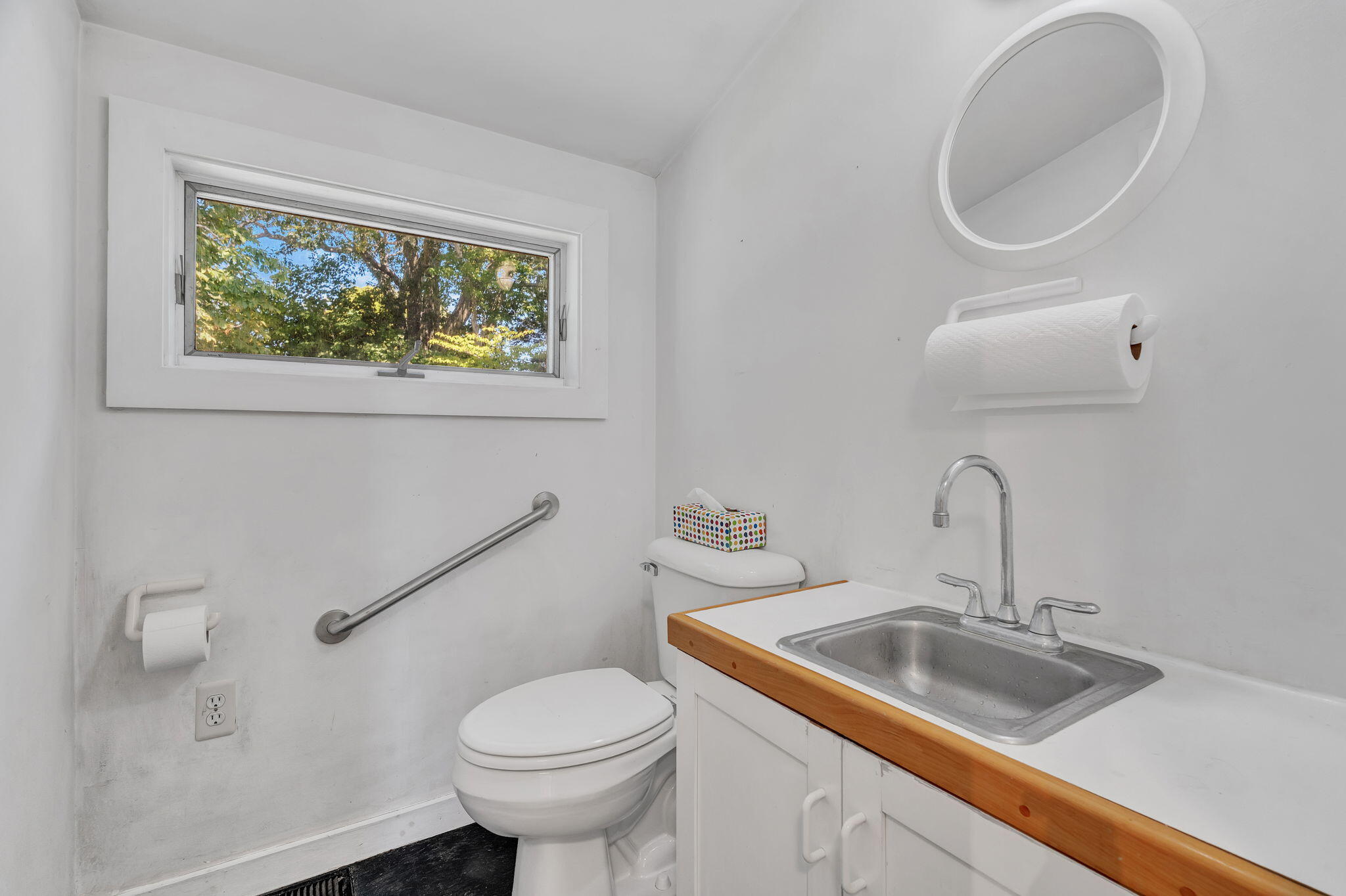 6 Snowhill Lane Property Photo 20