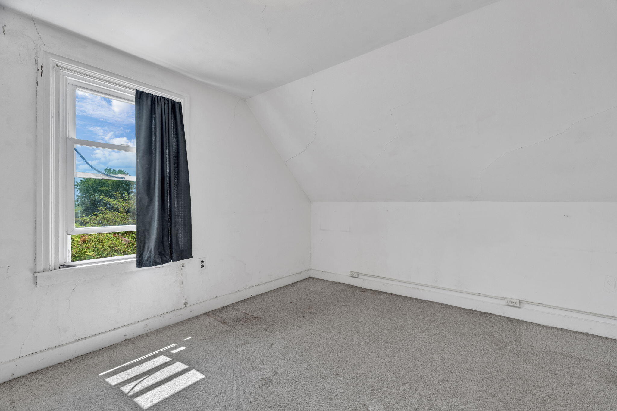 6 Snowhill Lane Property Photo 21