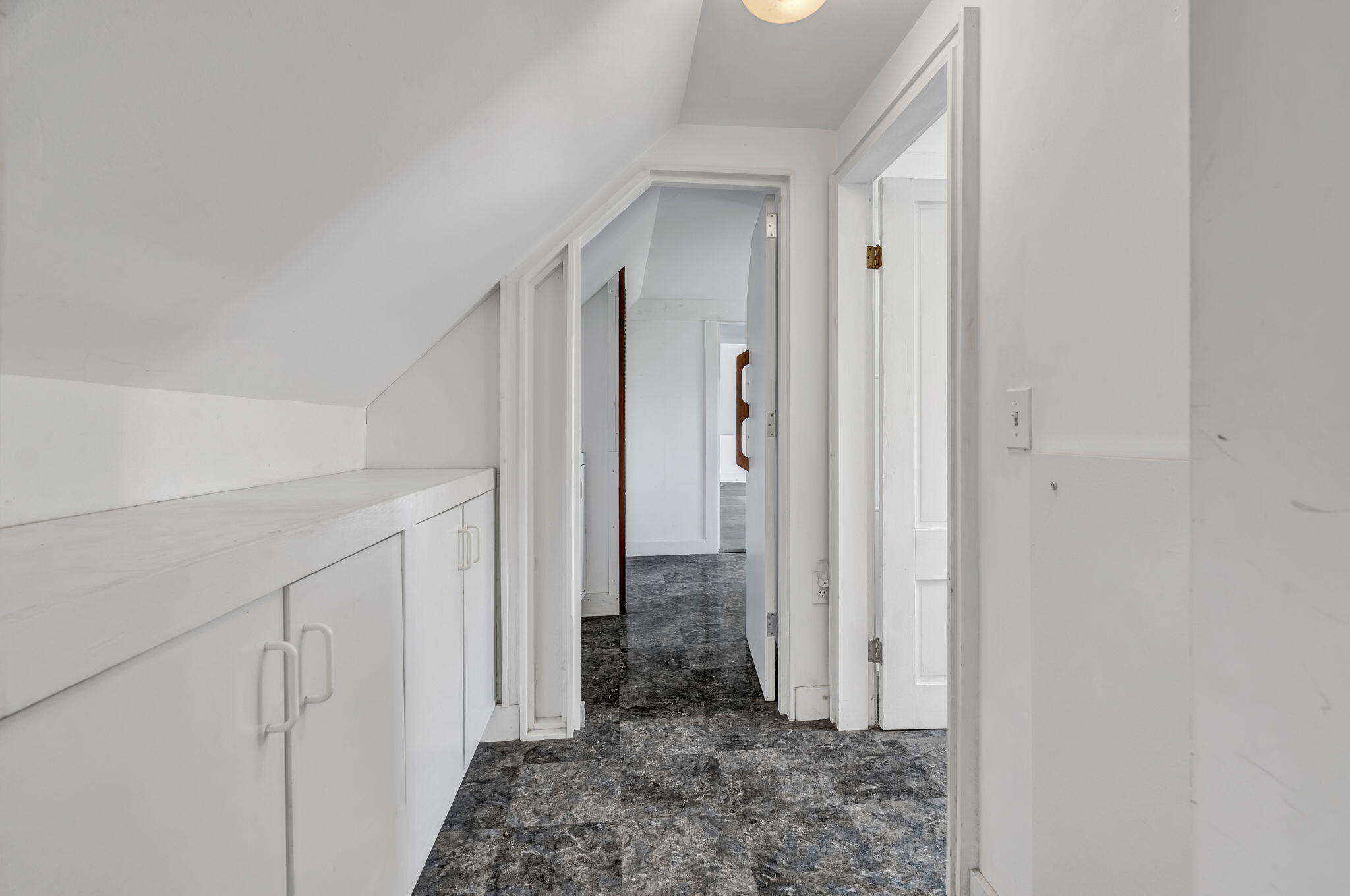 6 Snowhill Lane Property Photo 25