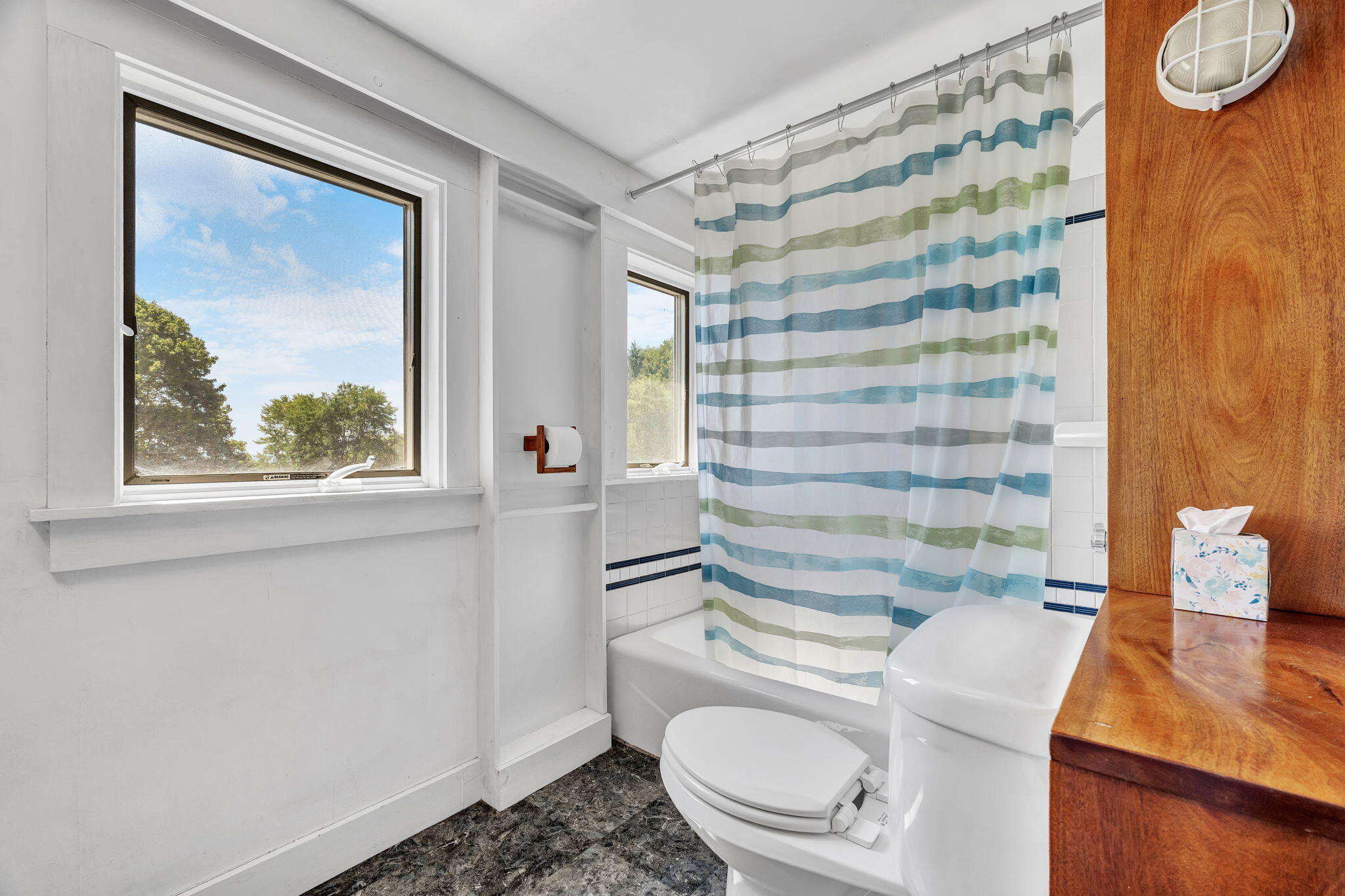 6 Snowhill Lane Property Photo 29