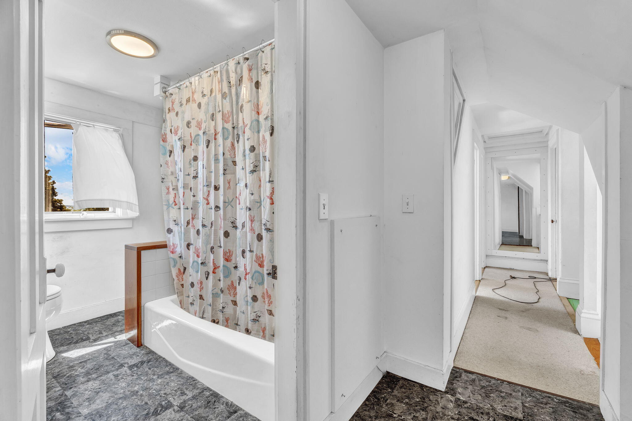6 Snowhill Lane Property Photo 30