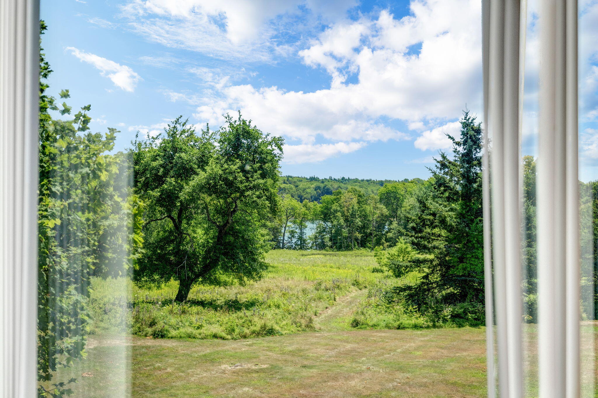6 Snowhill Lane Property Photo 35