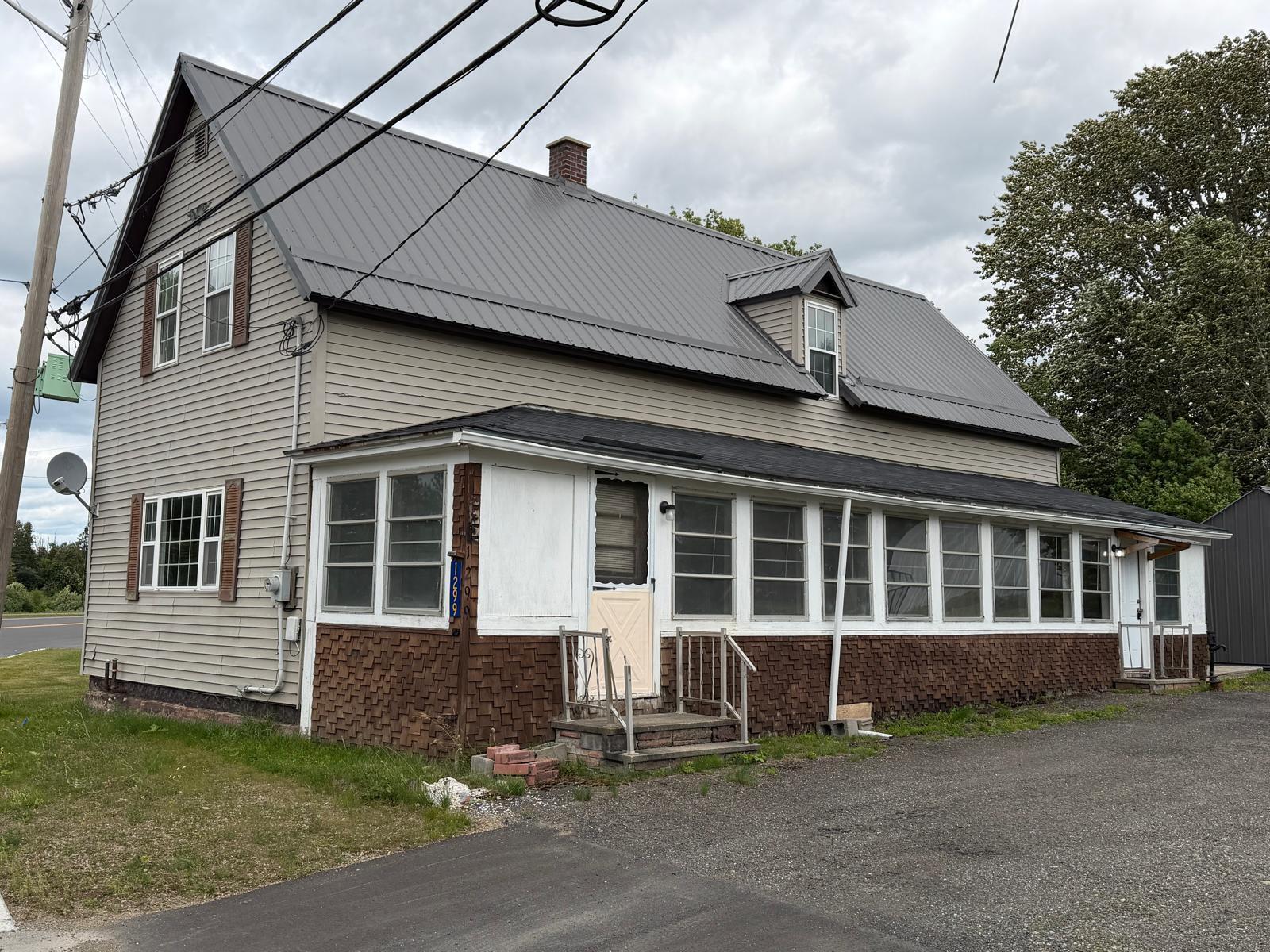 1299 Main Street Property Photo 2