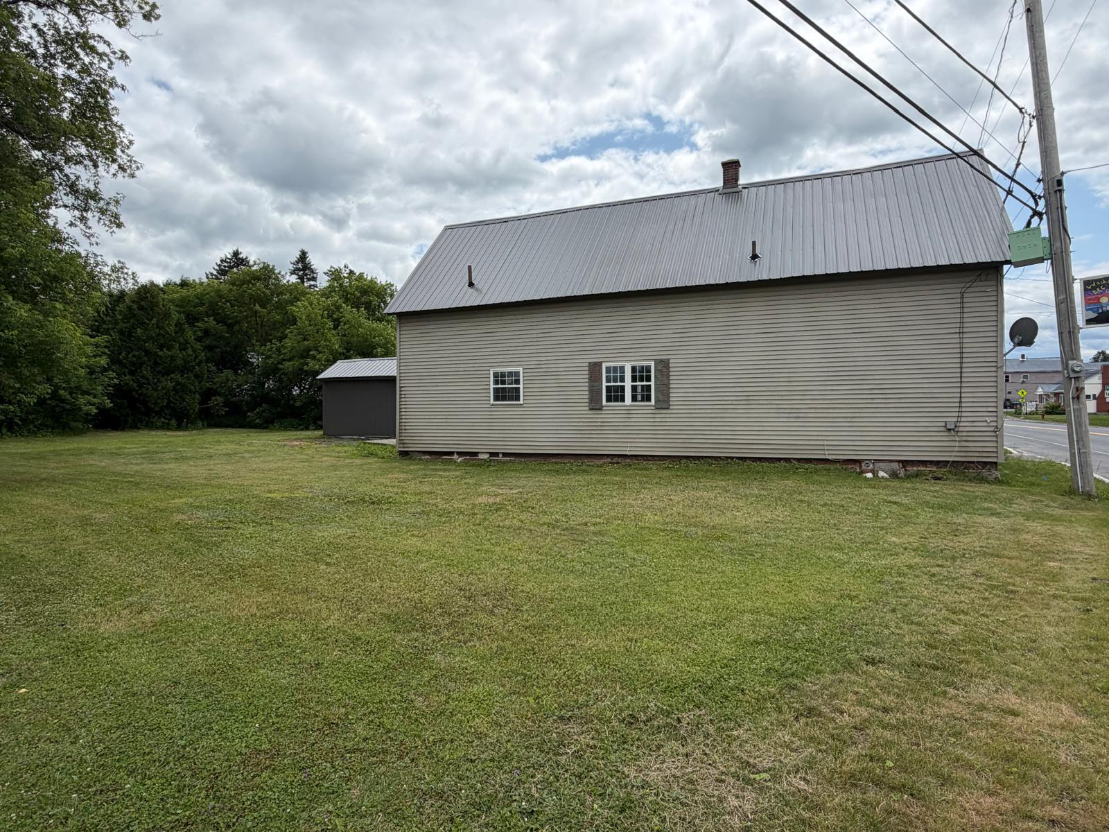 1299 Main Street Property Photo 4