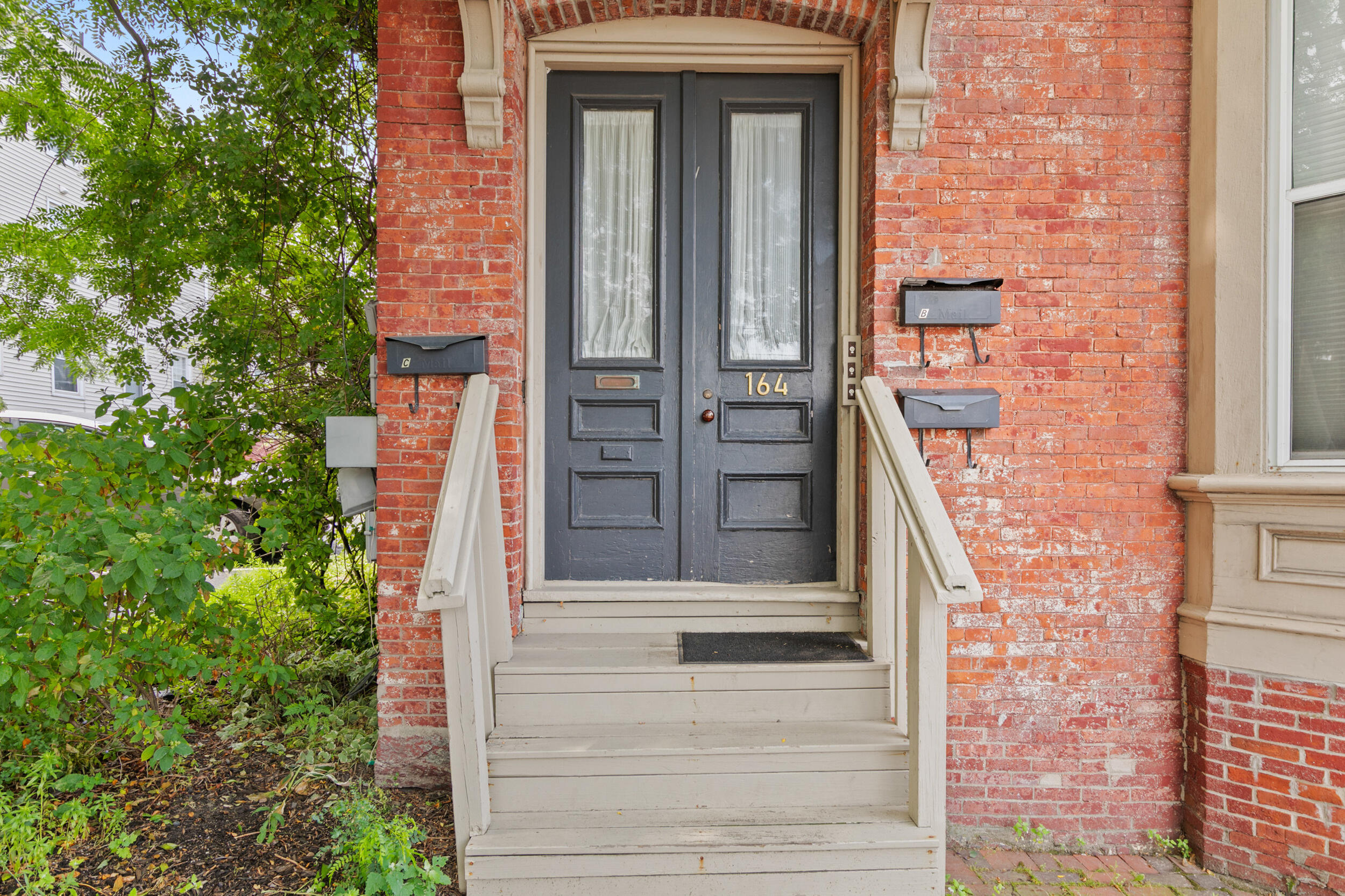 164 Pearl Street B Property Photo 2