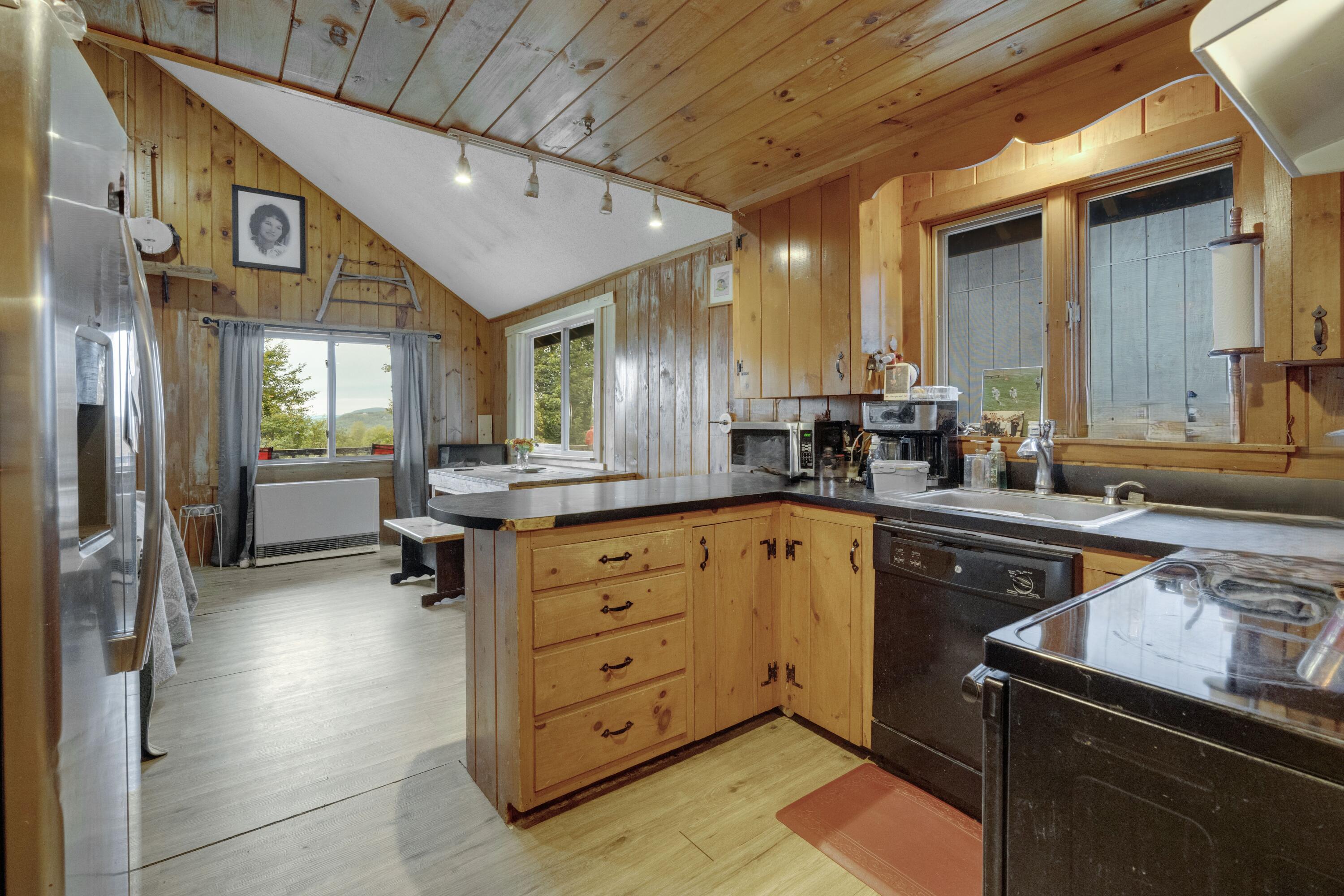 146 Hemingway Road Property Photo 2