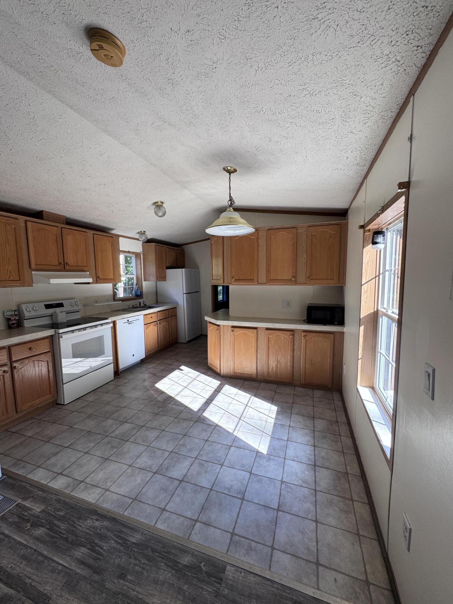 19 Masterman Avenue Property Photo 9