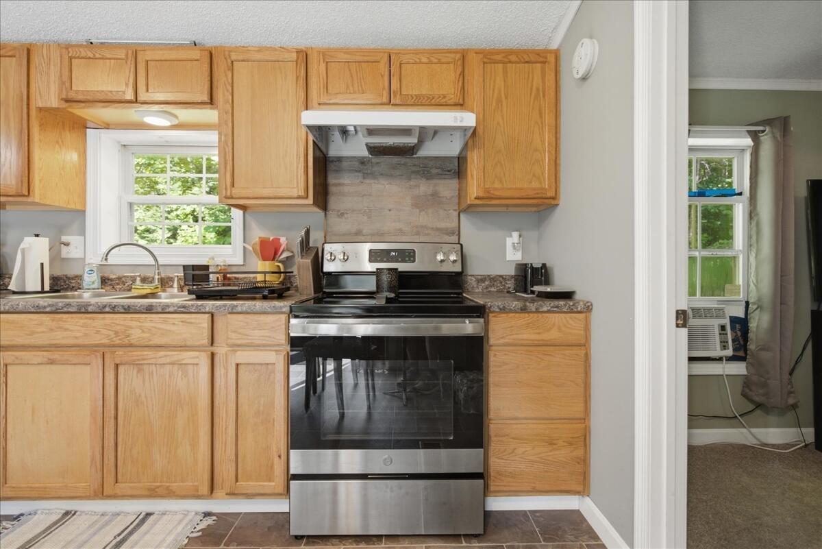 1040 Hallowell Litchfield Road Property Photo 22