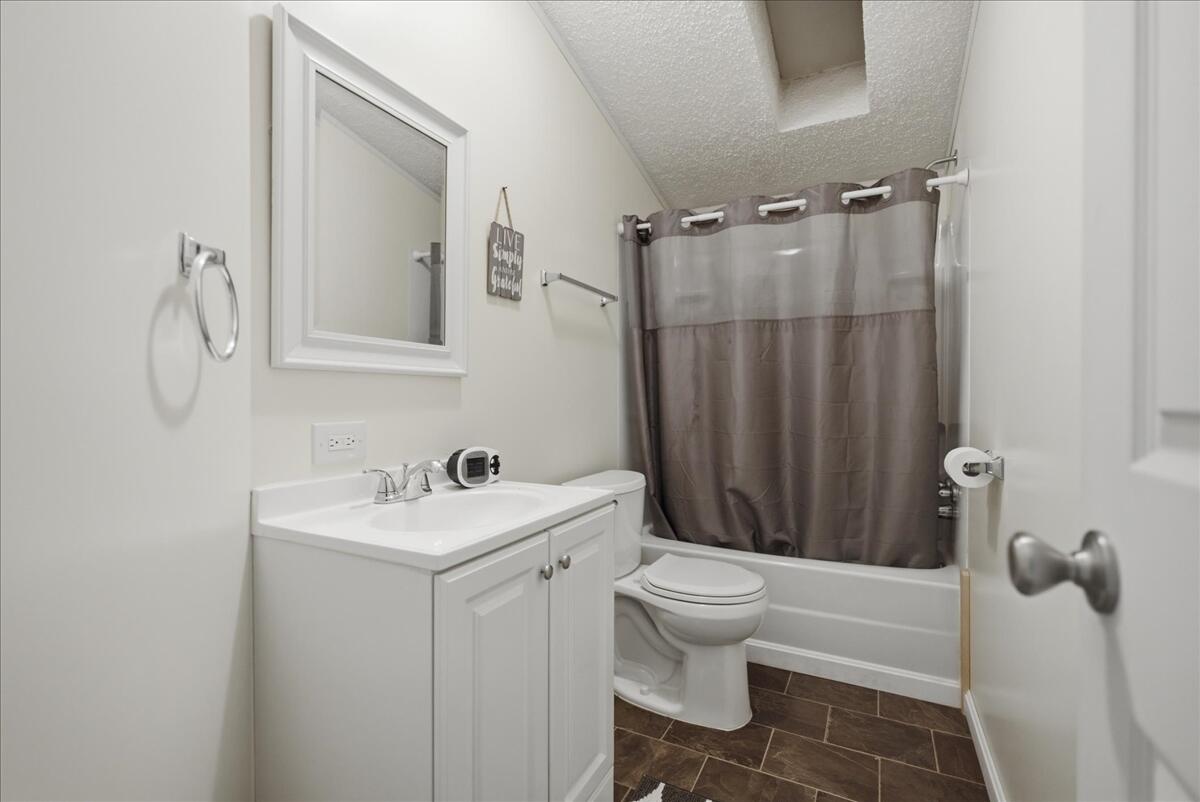 1040 Hallowell Litchfield Road Property Photo 38