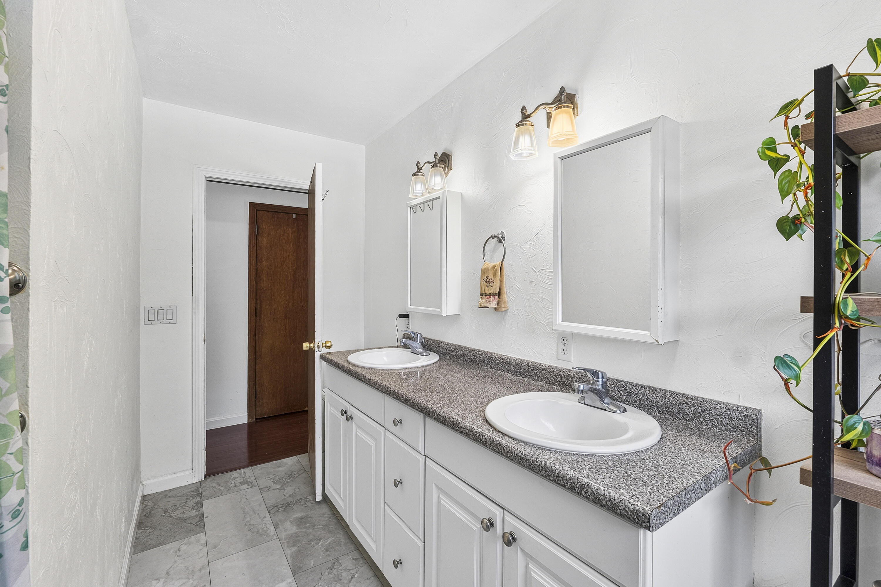14 Douglas Avenue Property Photo 24