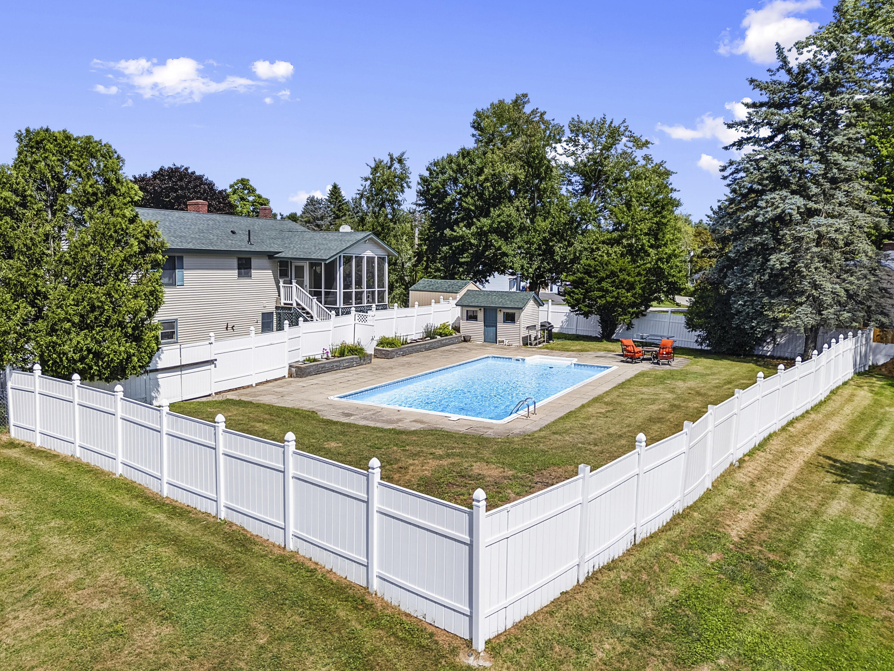 14 Douglas Avenue Property Photo 47