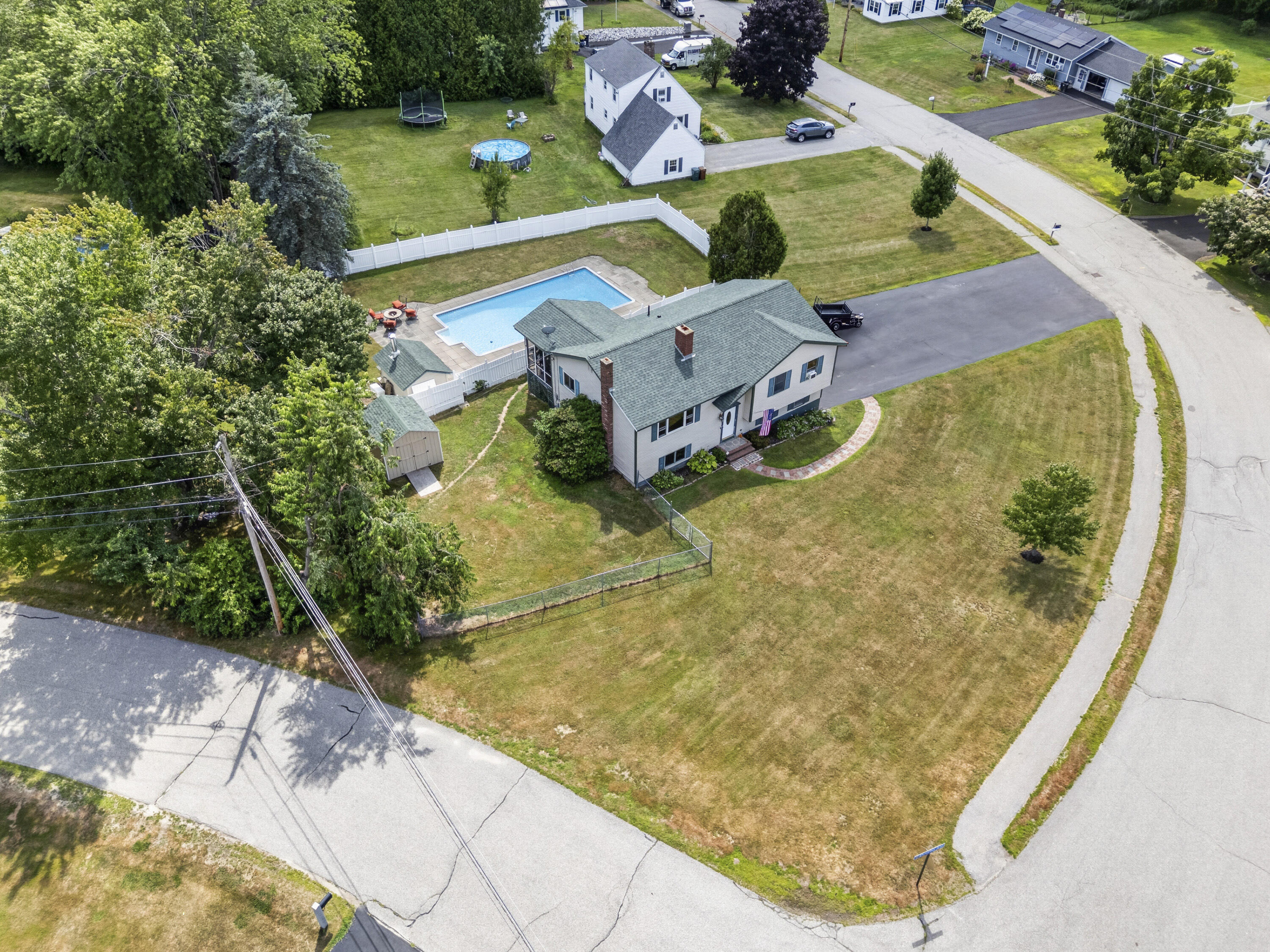 14 Douglas Avenue Property Photo 52