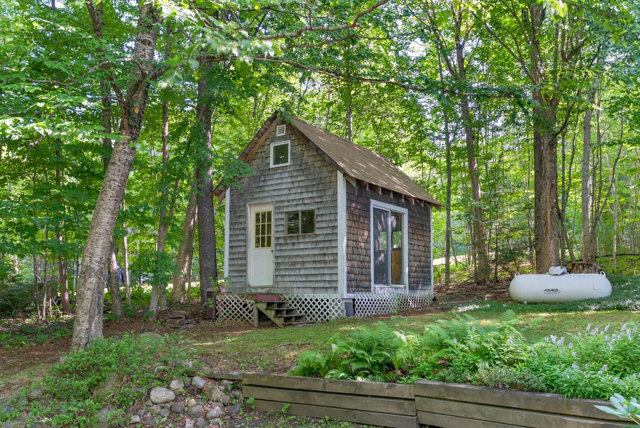 247 Lake View Drive Property Photo 2