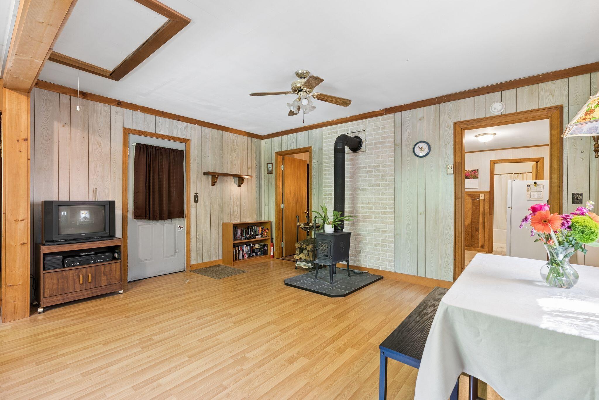 247 Lake View Drive Property Photo 9