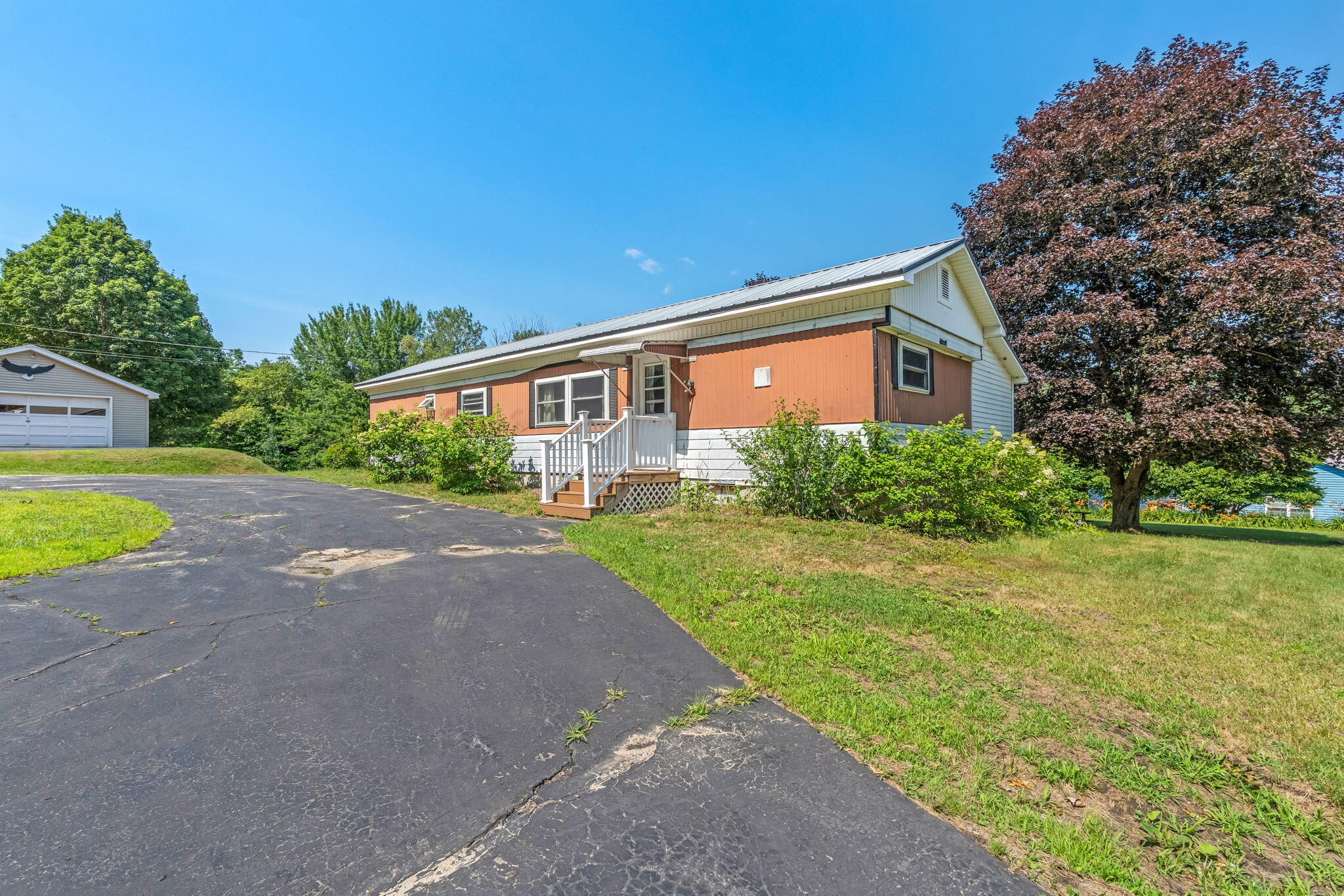 139 E Shore Road Property Photo 5