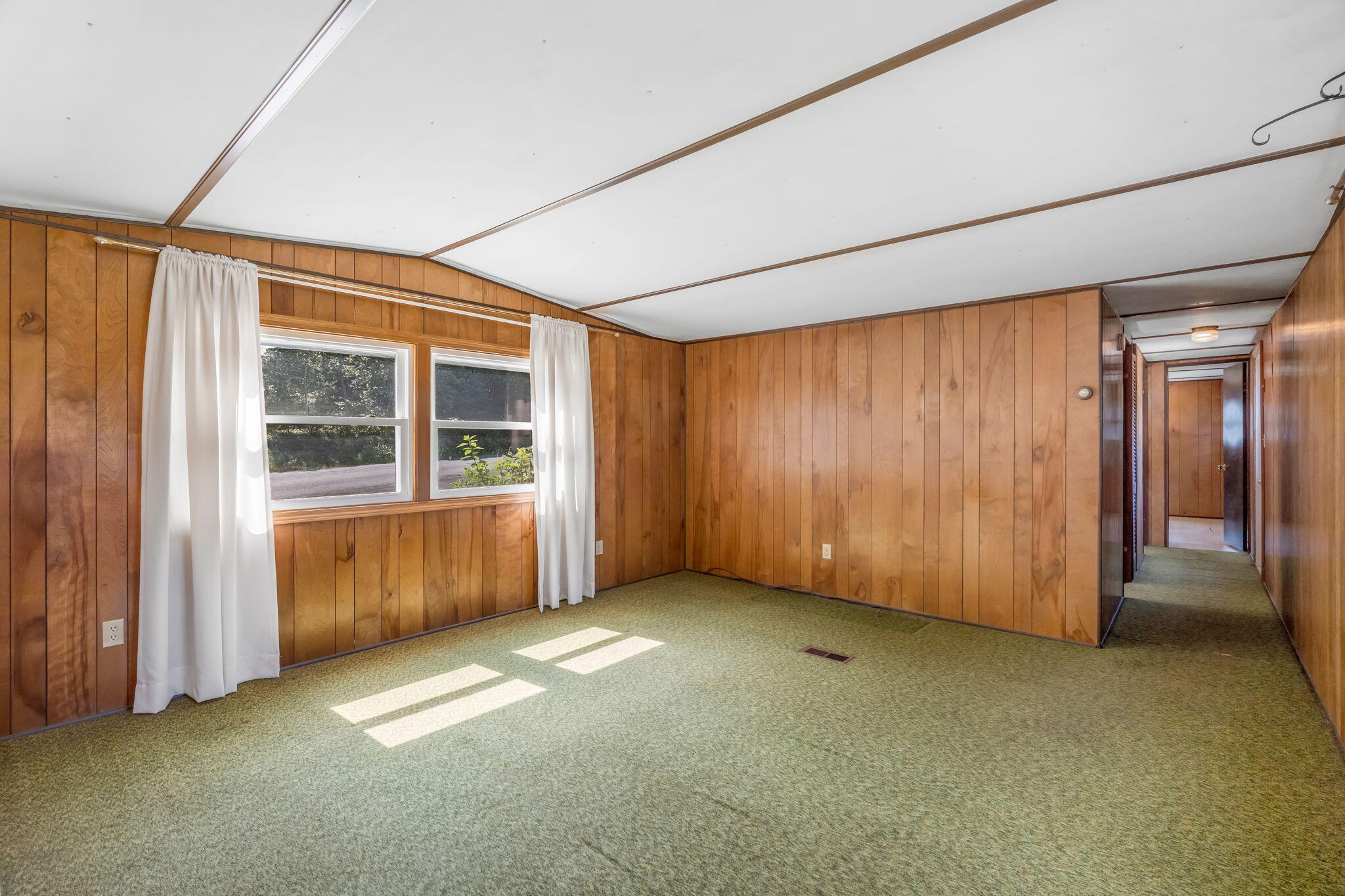 139 E Shore Road Property Photo 10