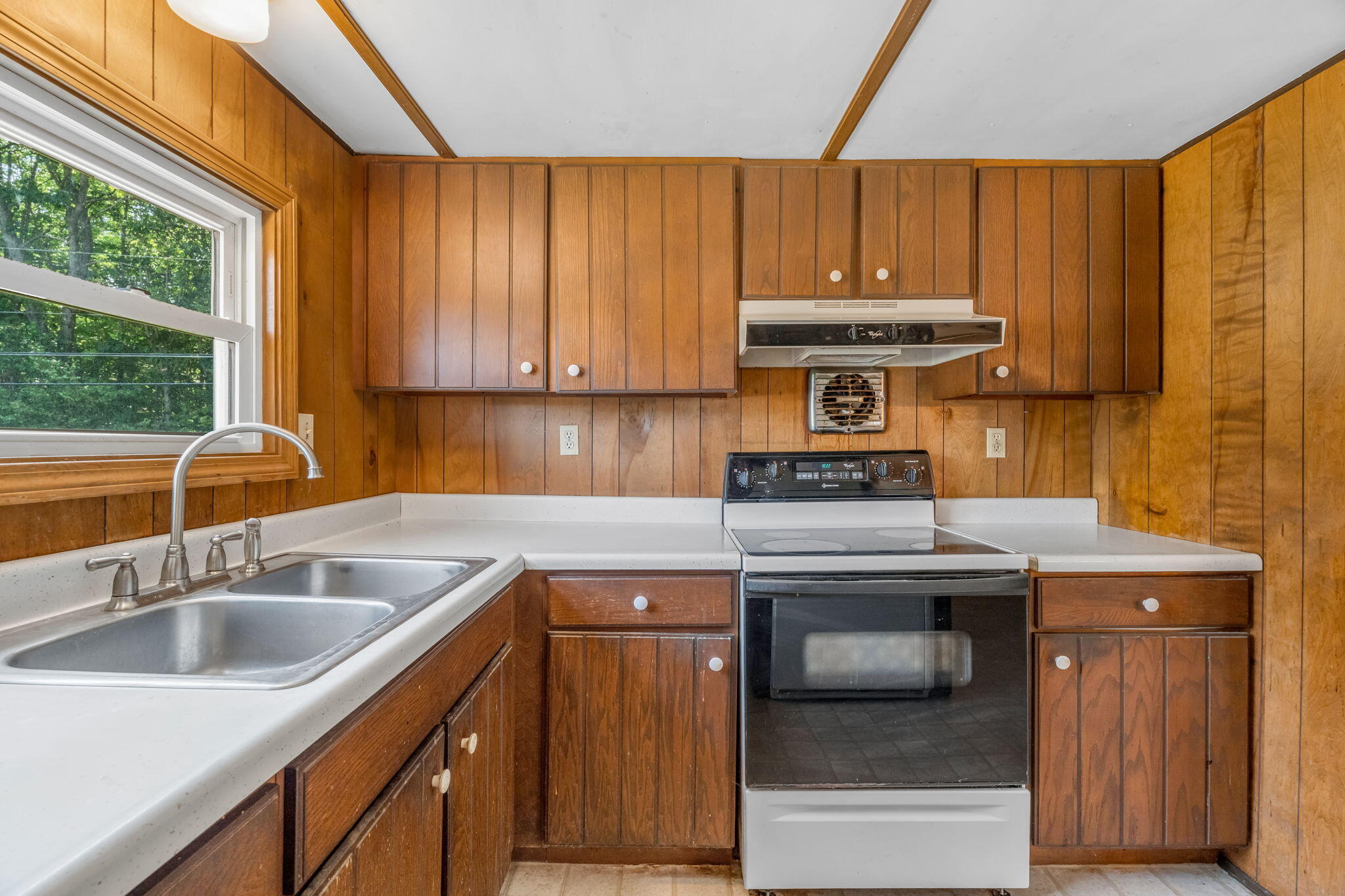 139 E Shore Road Property Photo 13