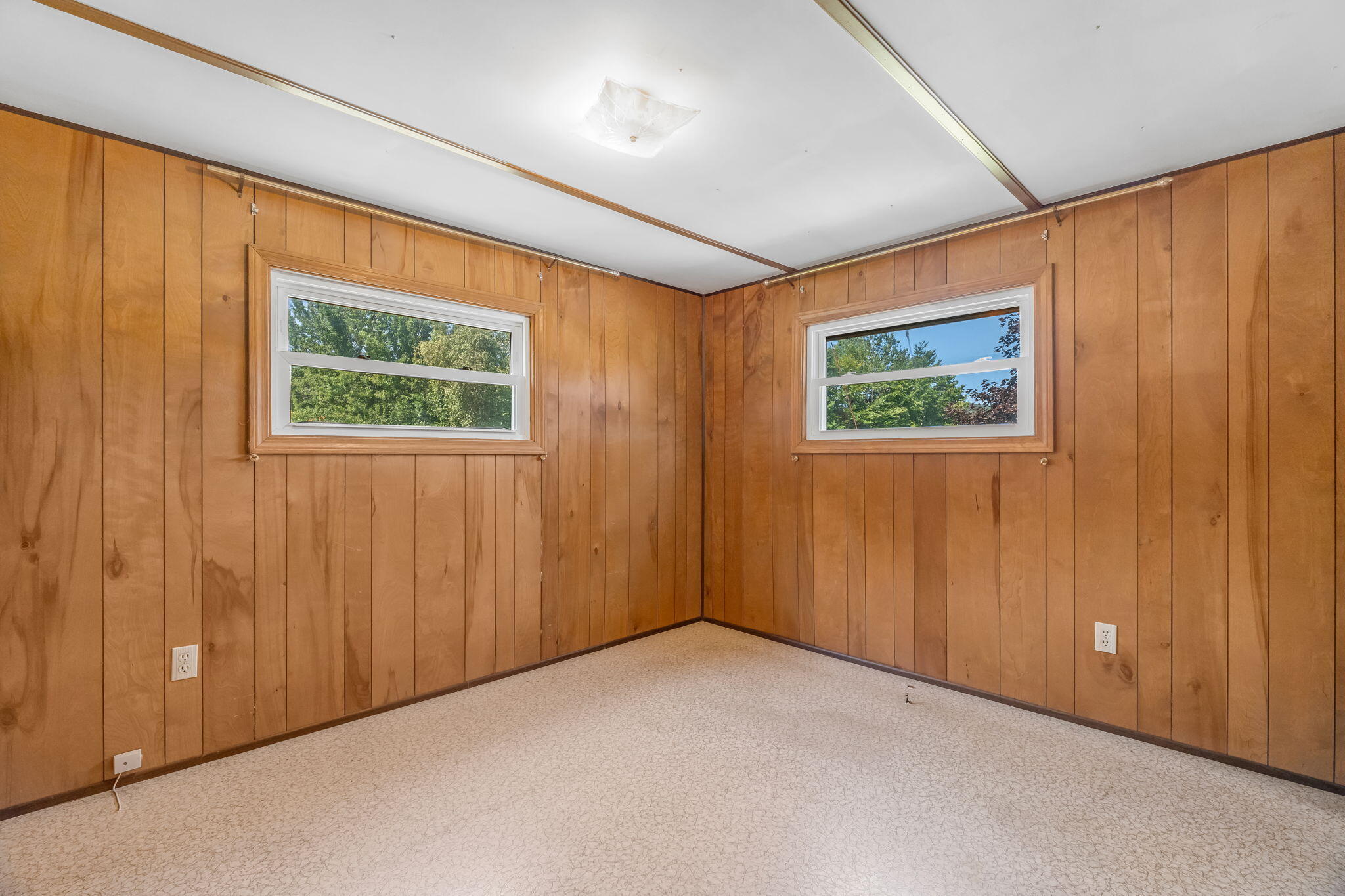 139 E Shore Road Property Photo 20