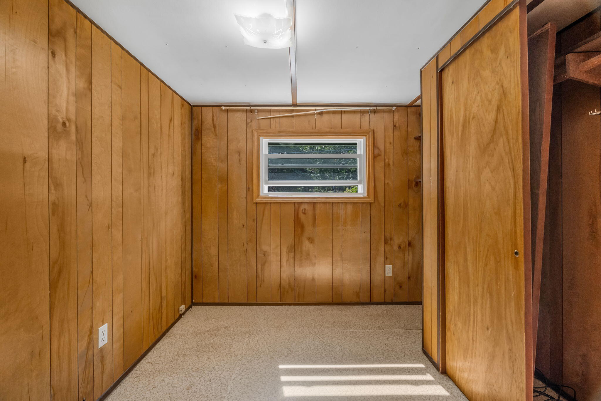 139 E Shore Road Property Photo 23