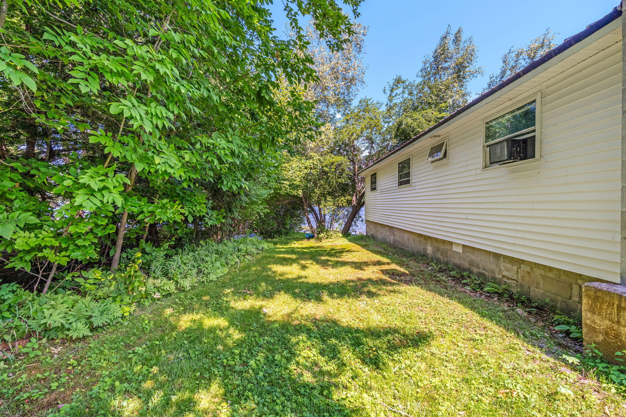 139 E Shore Road Property Photo 35