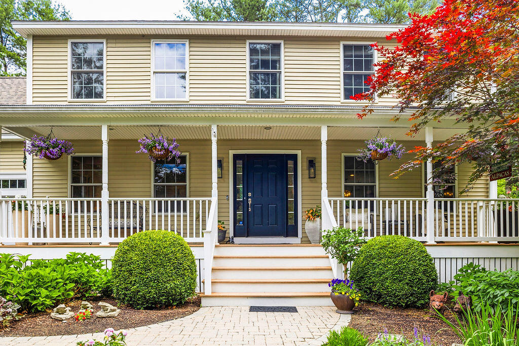 2 Beacon Street Property Photo 6