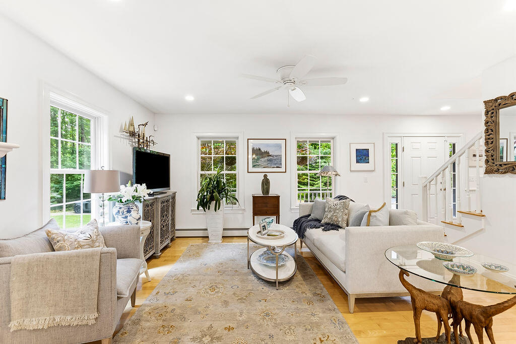 2 Beacon Street Property Photo 23