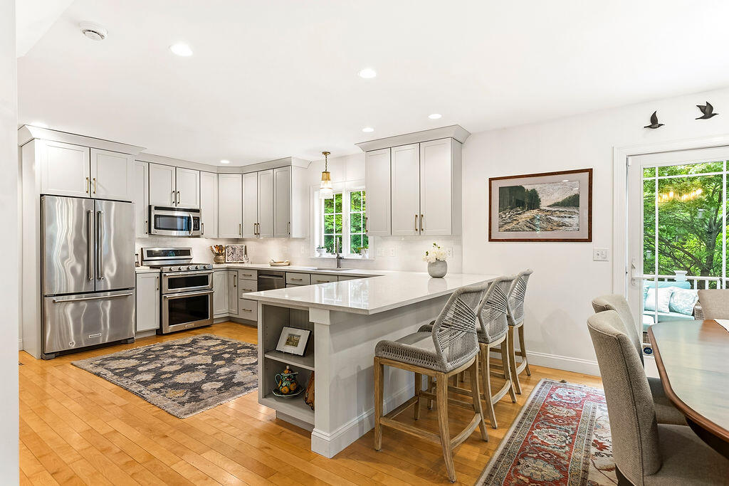 2 Beacon Street Property Photo 28